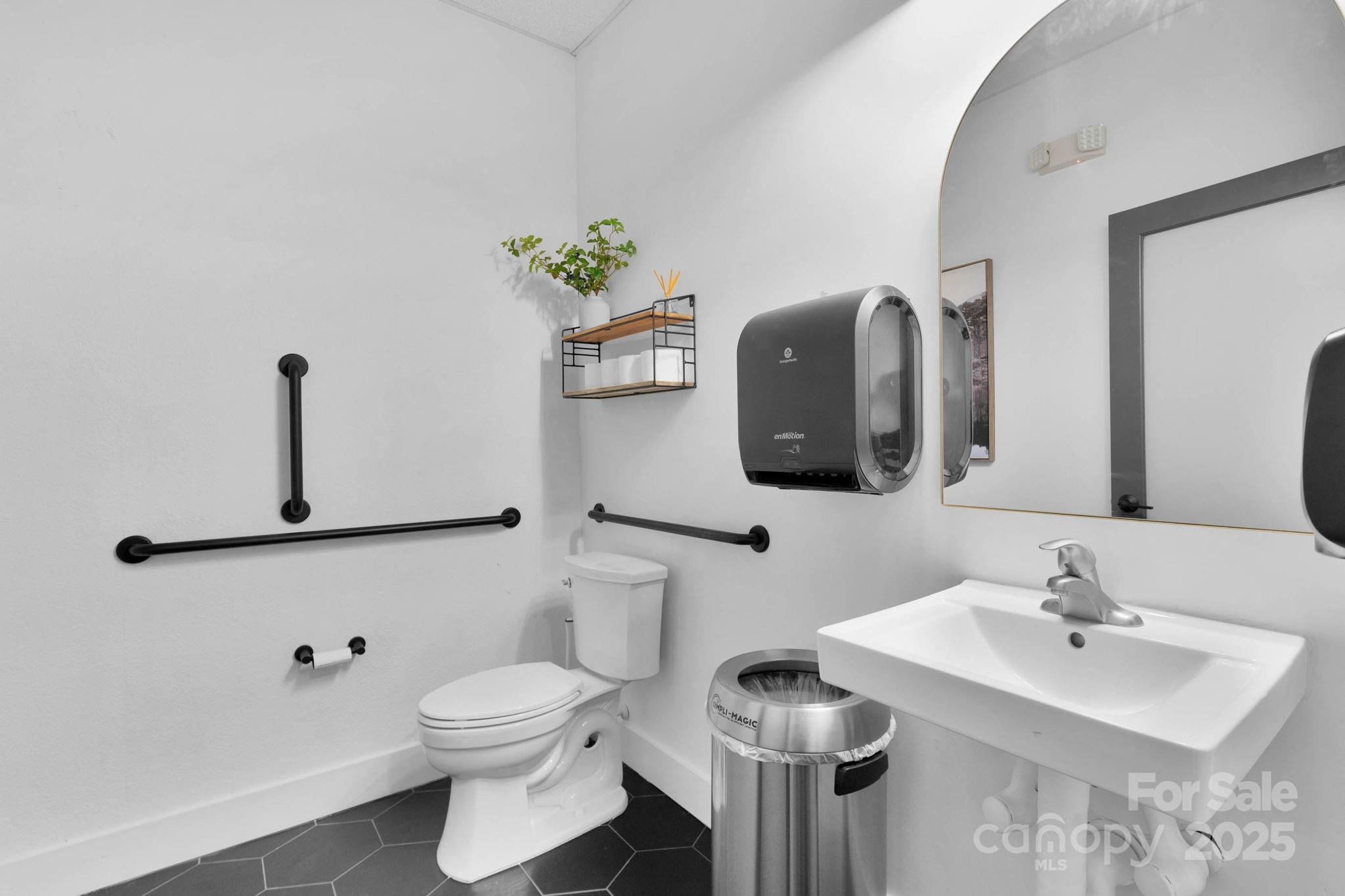 property viewer photo 17