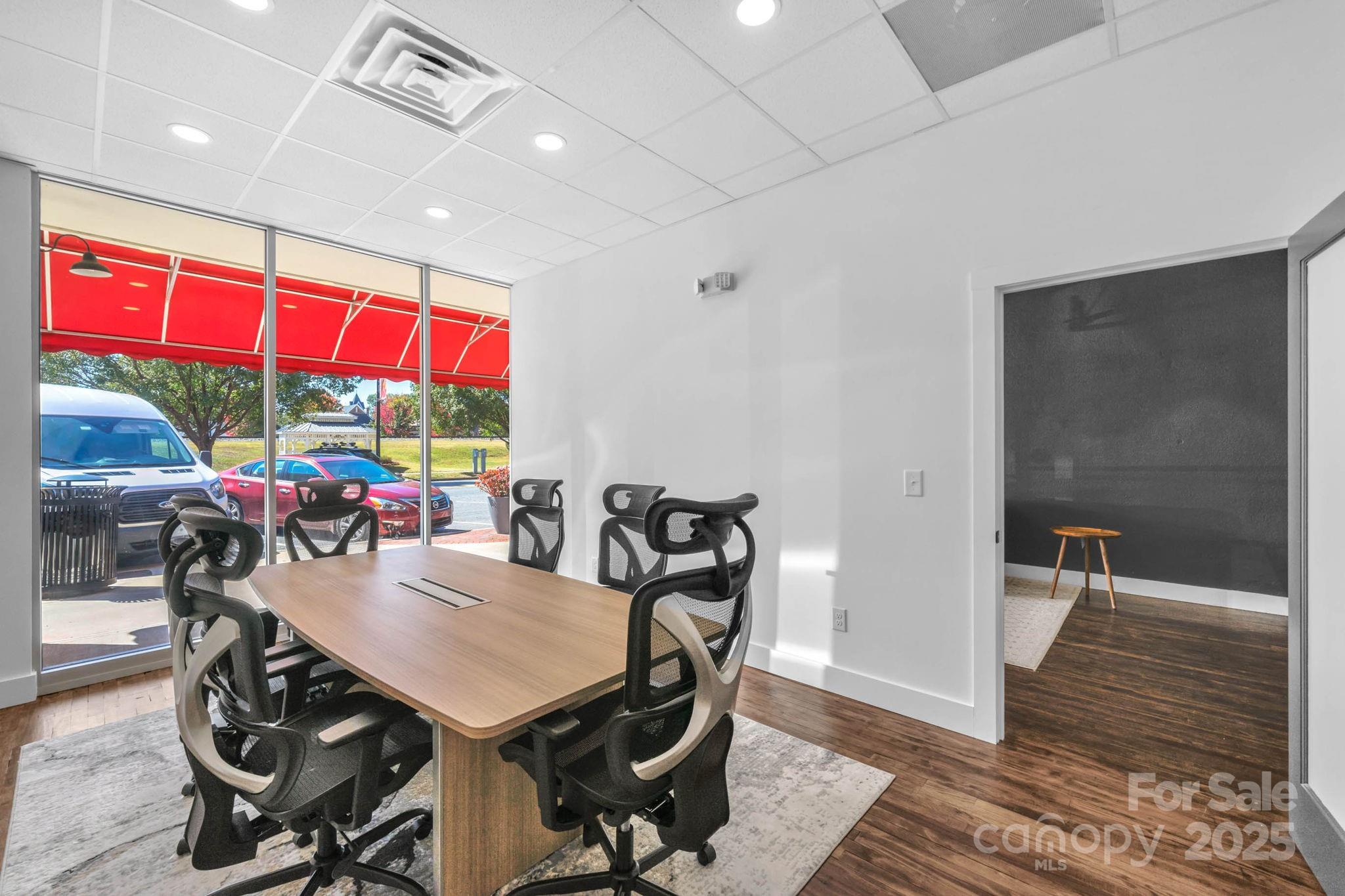 property viewer photo 3