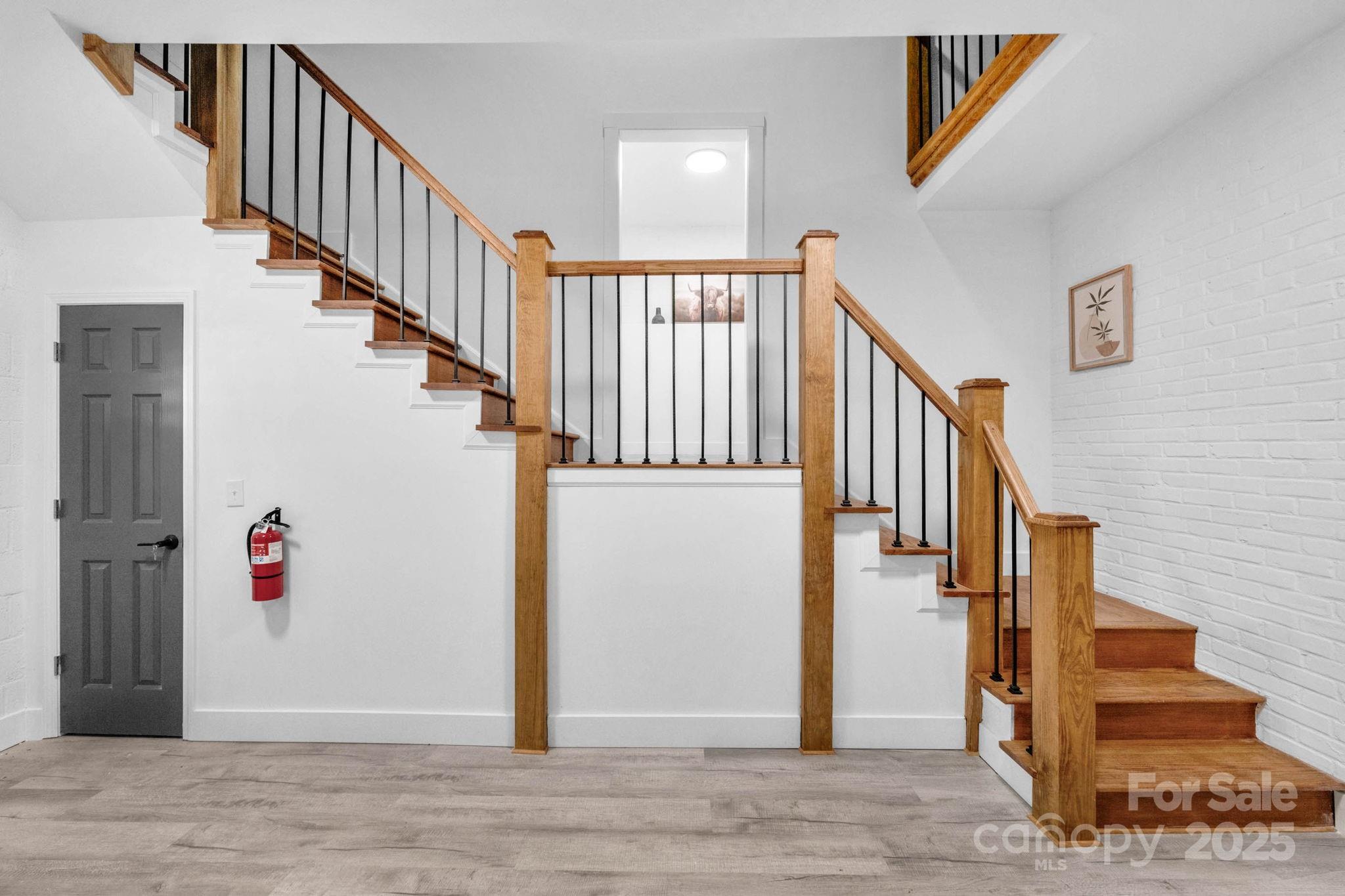 property viewer photo 31