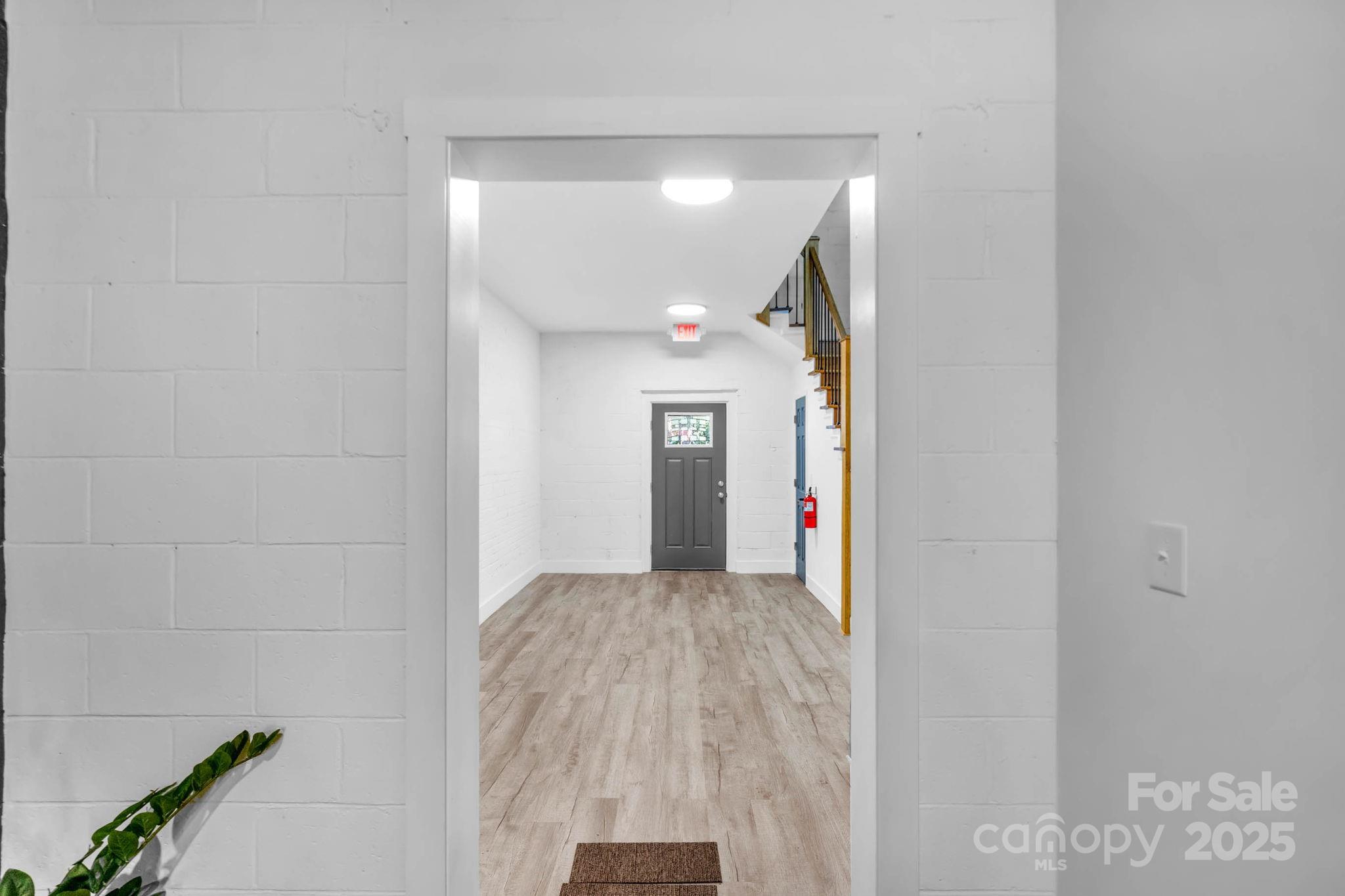 property viewer photo 6