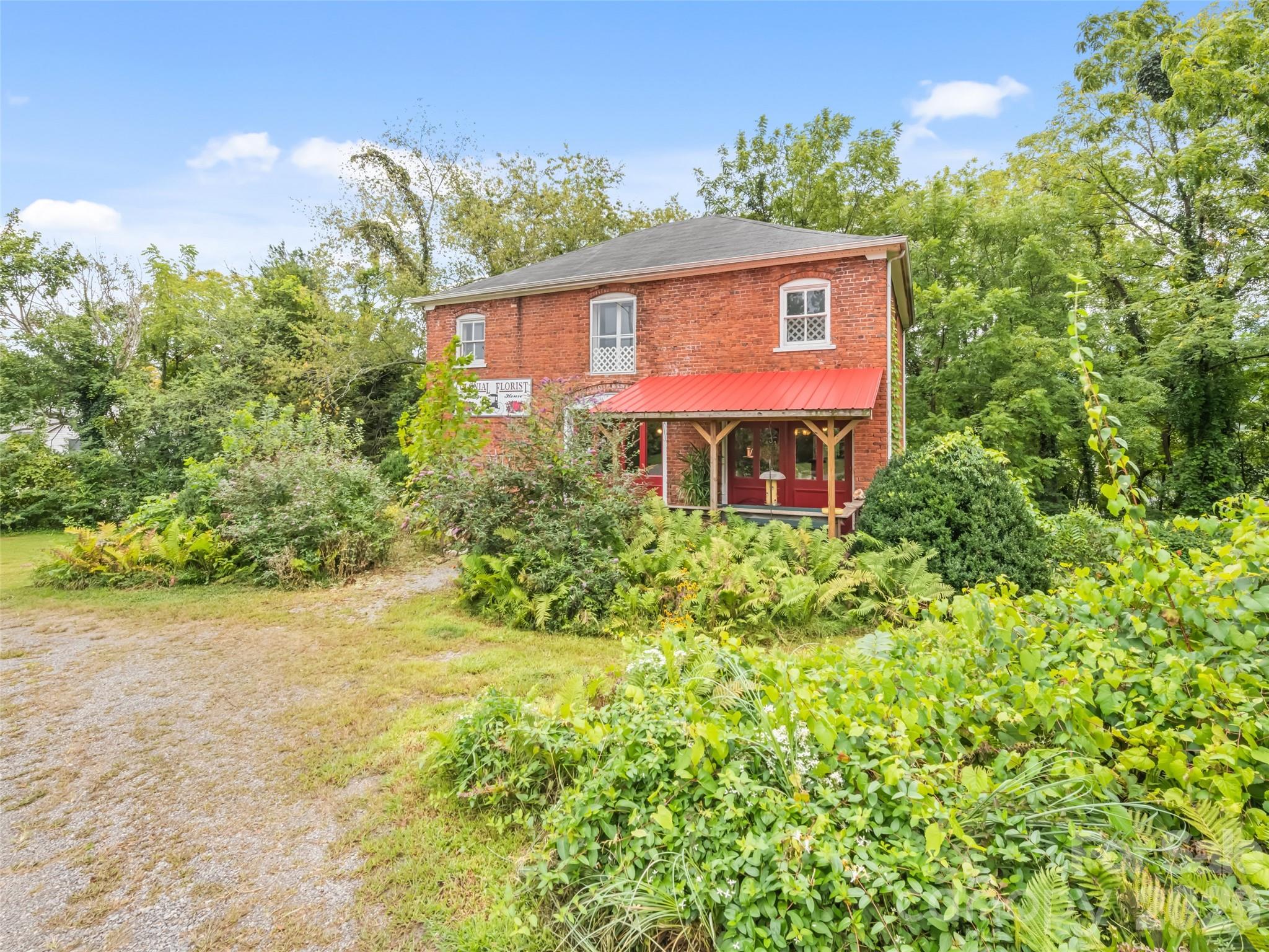 main property photo 19