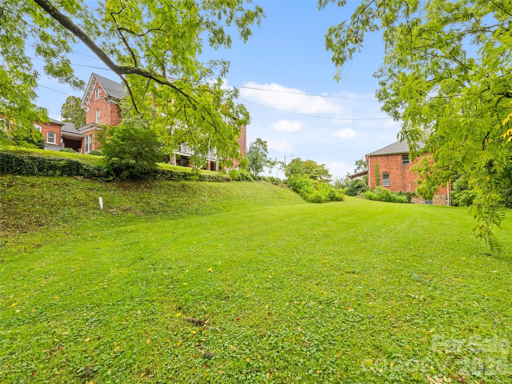 main property photo 21