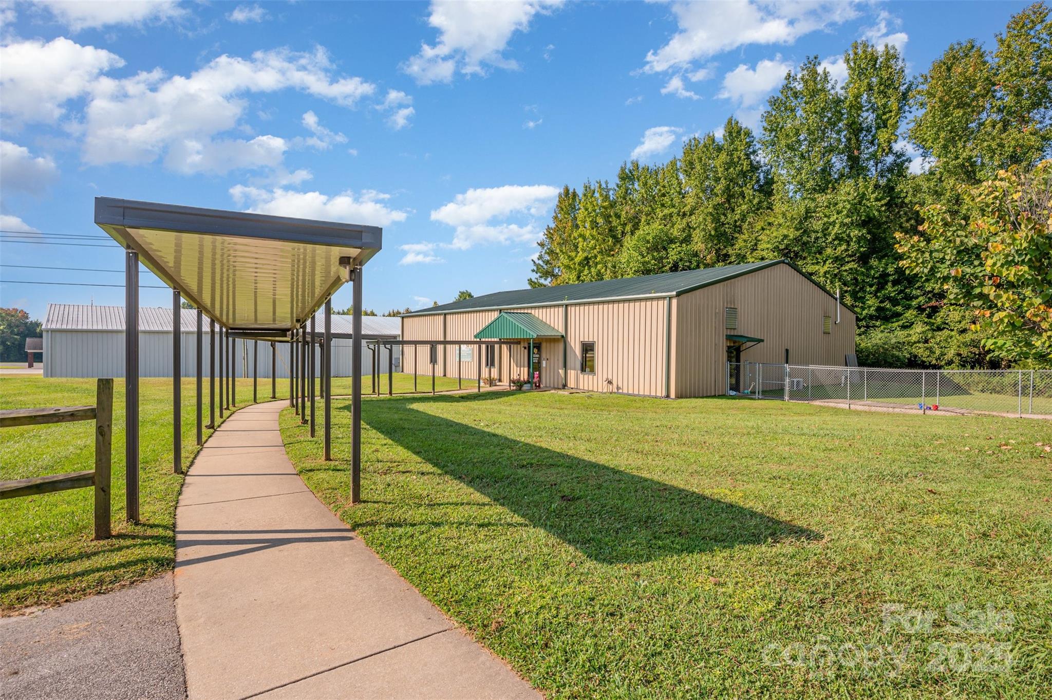 main property photo 4