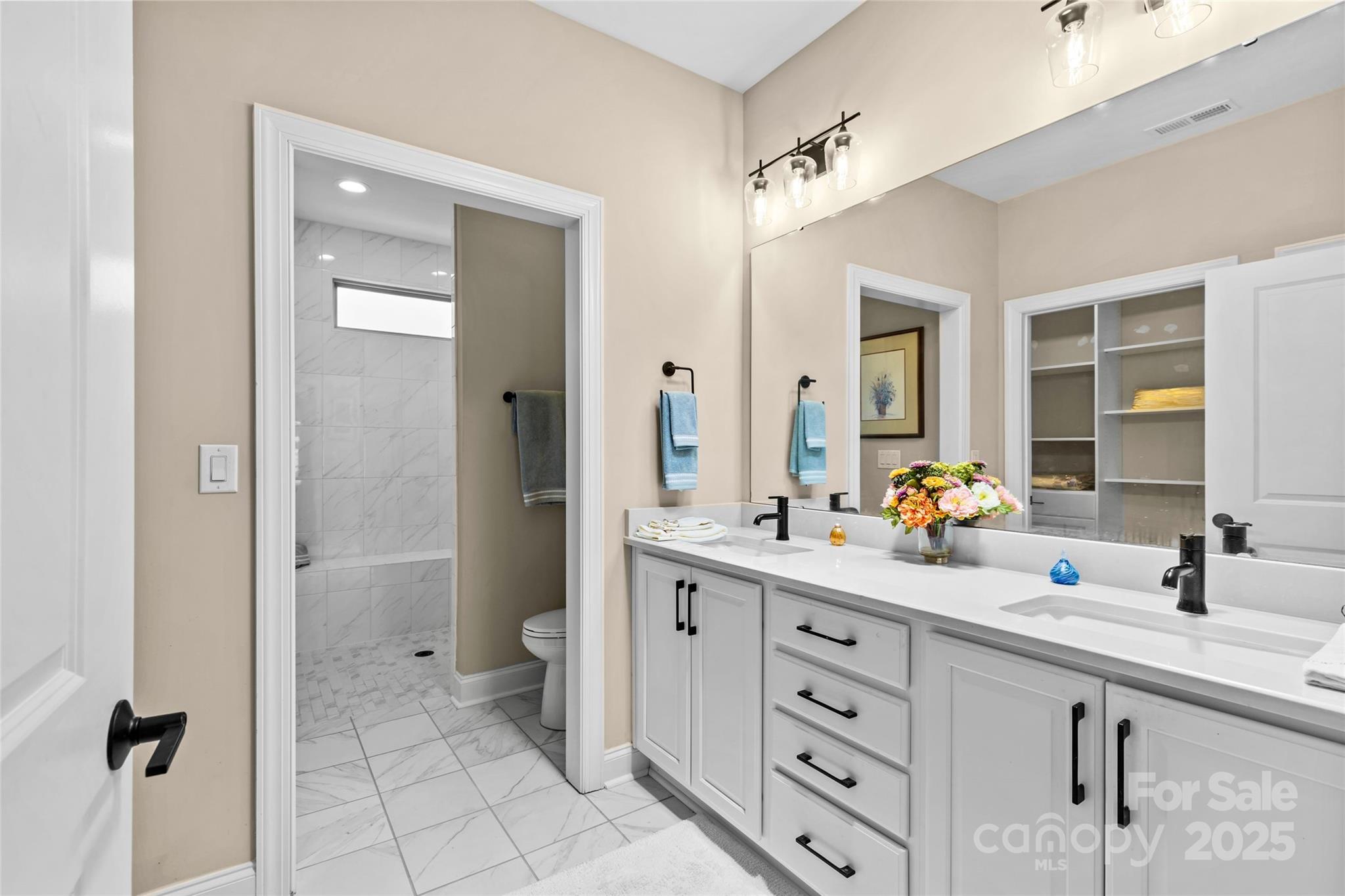 property viewer photo 18