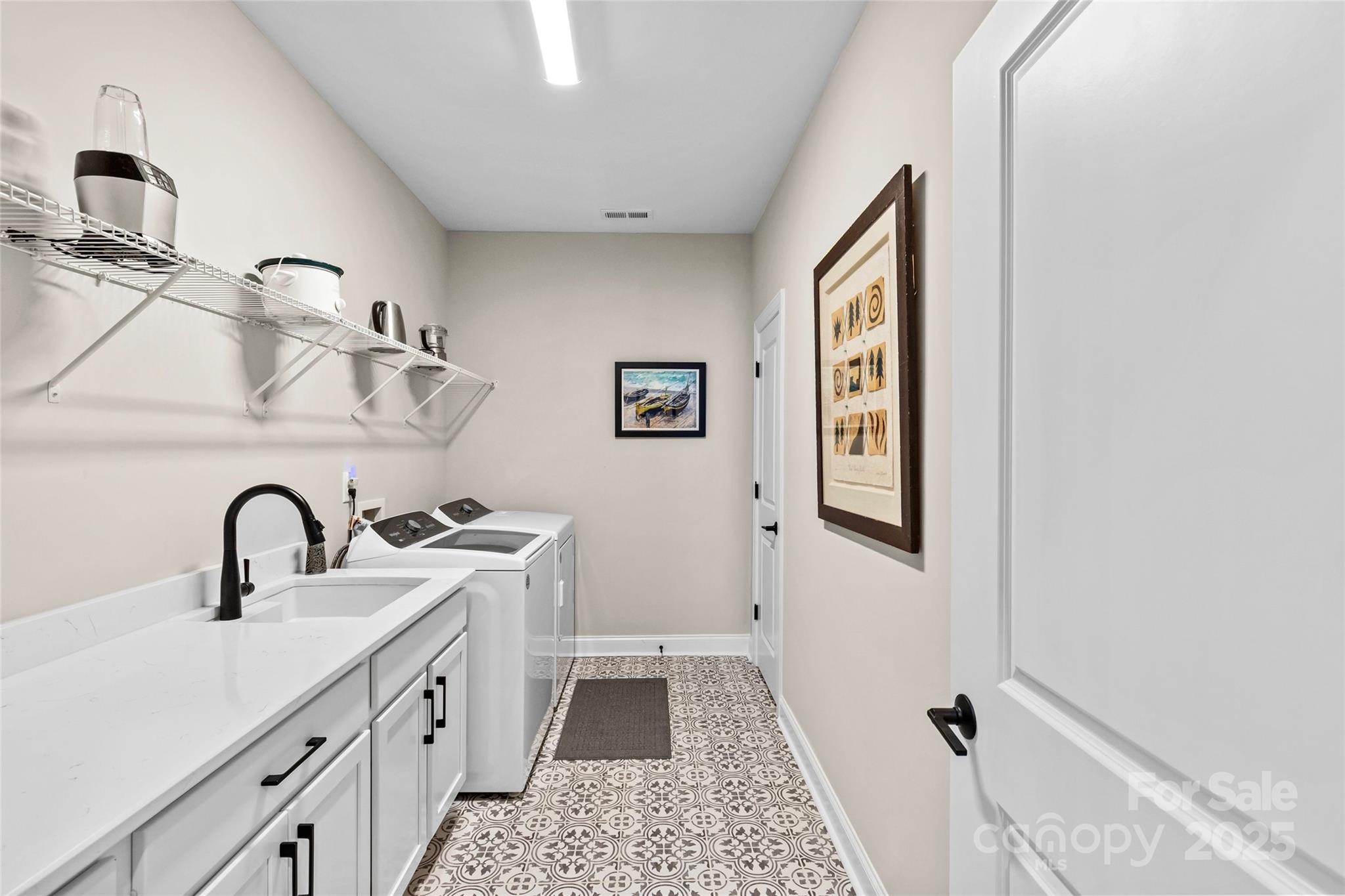 property viewer photo 23