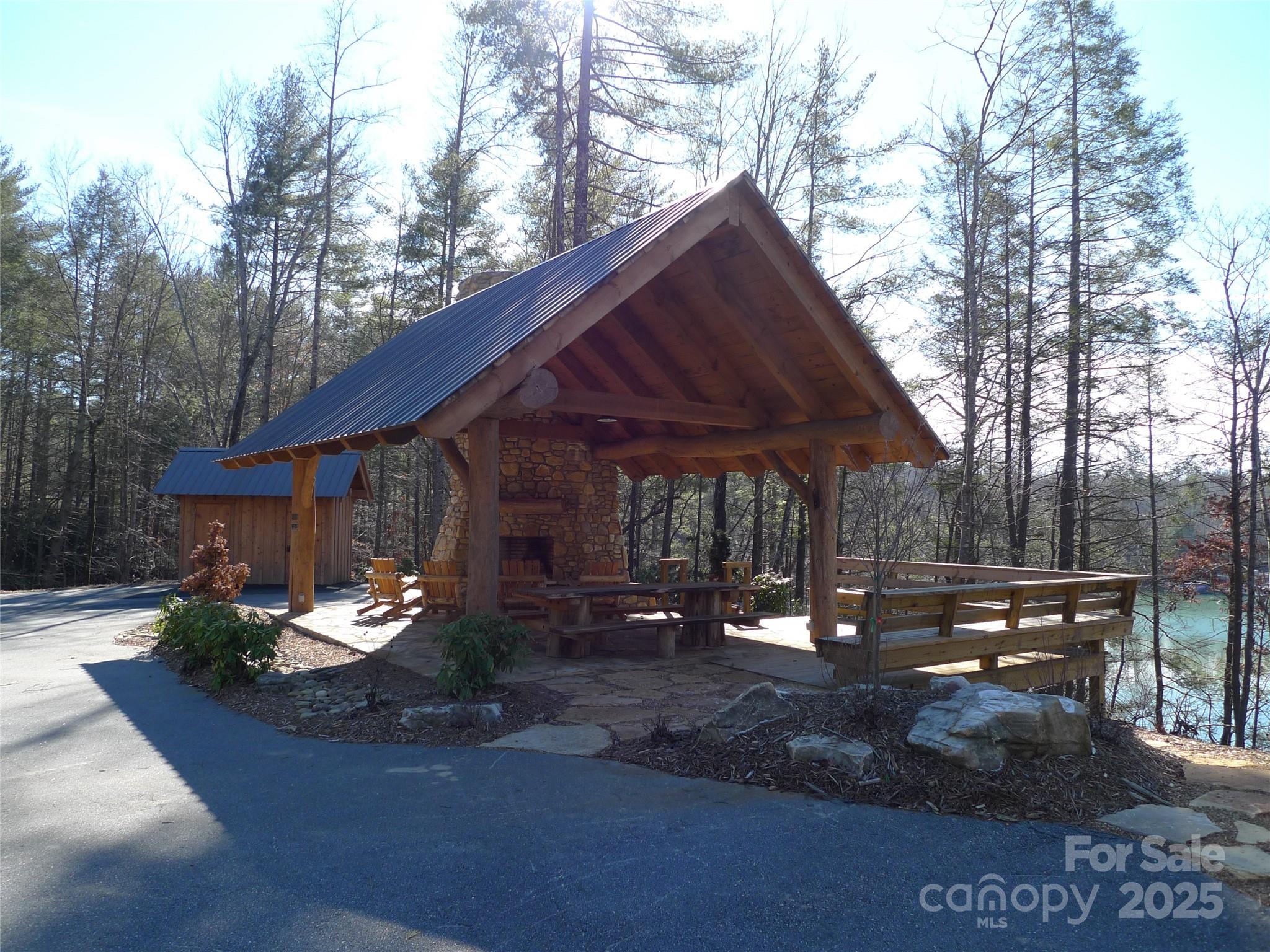 main property photo 16