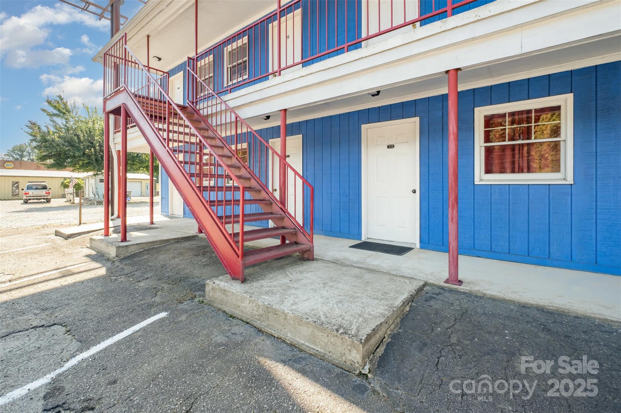 main property photo 6