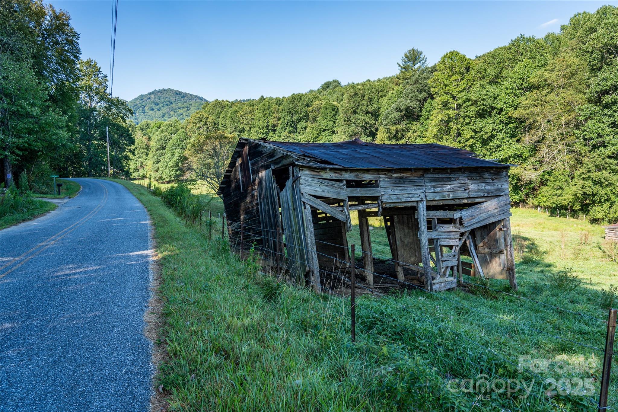 main property photo 23