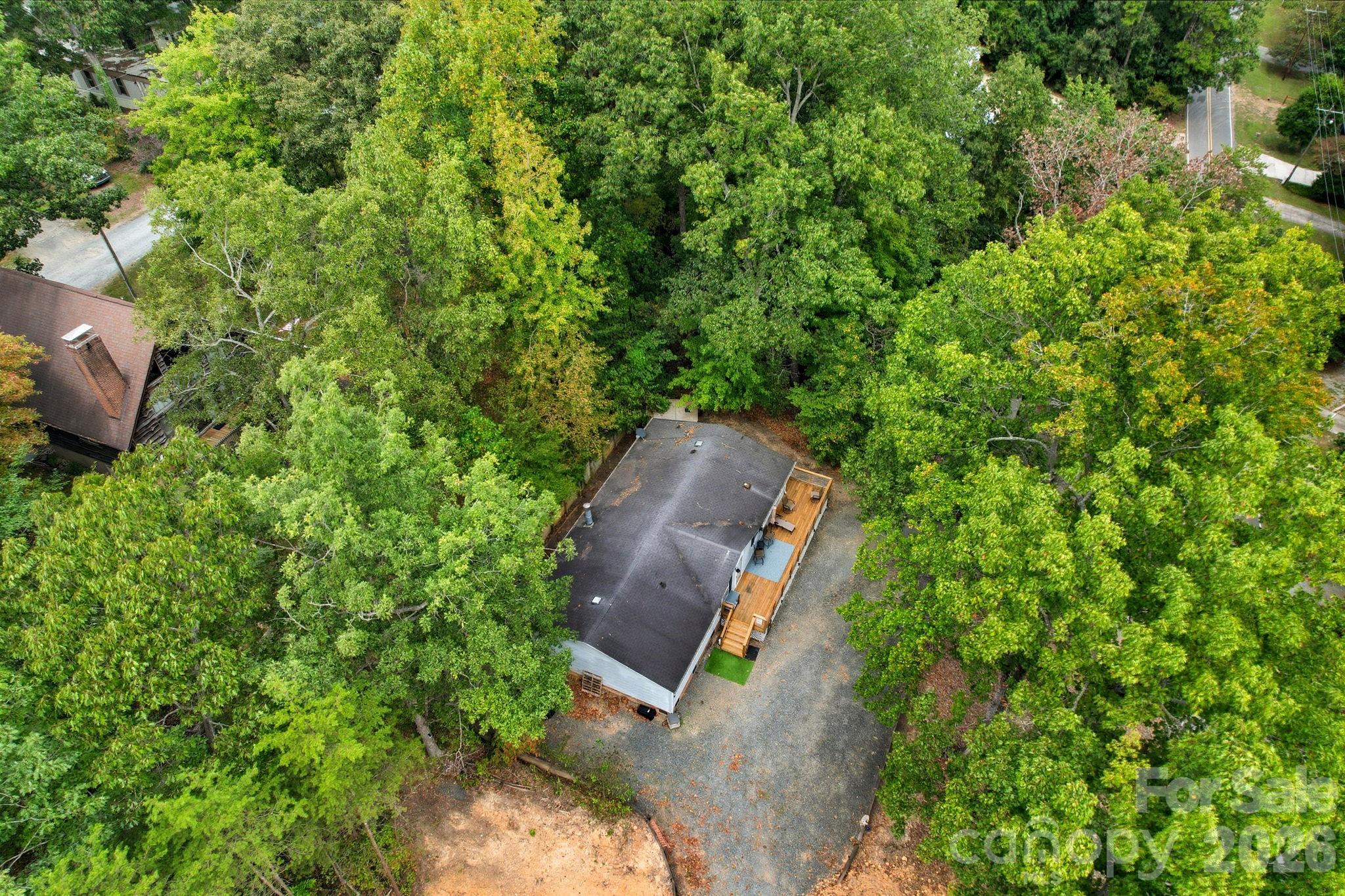 main property photo 28