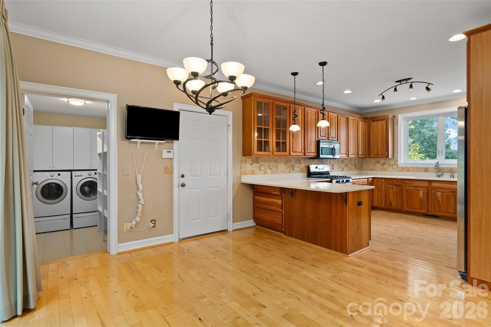 main property photo 14