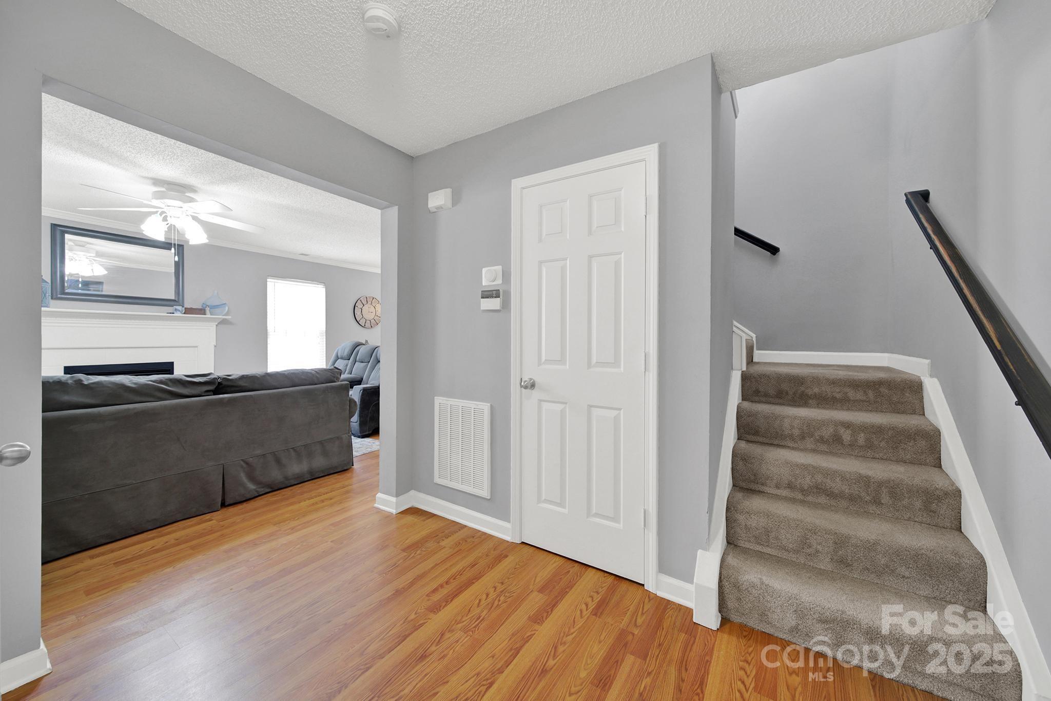 property viewer photo 12