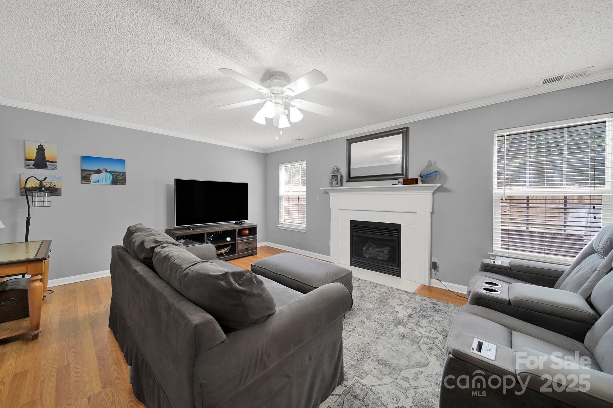 property viewer photo 2