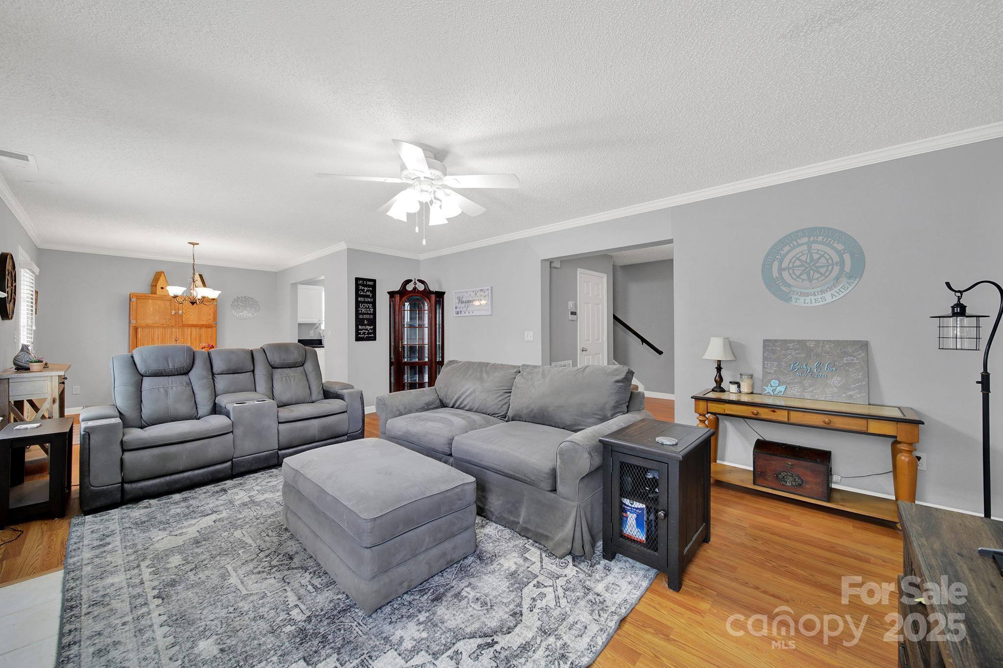 property viewer photo 4