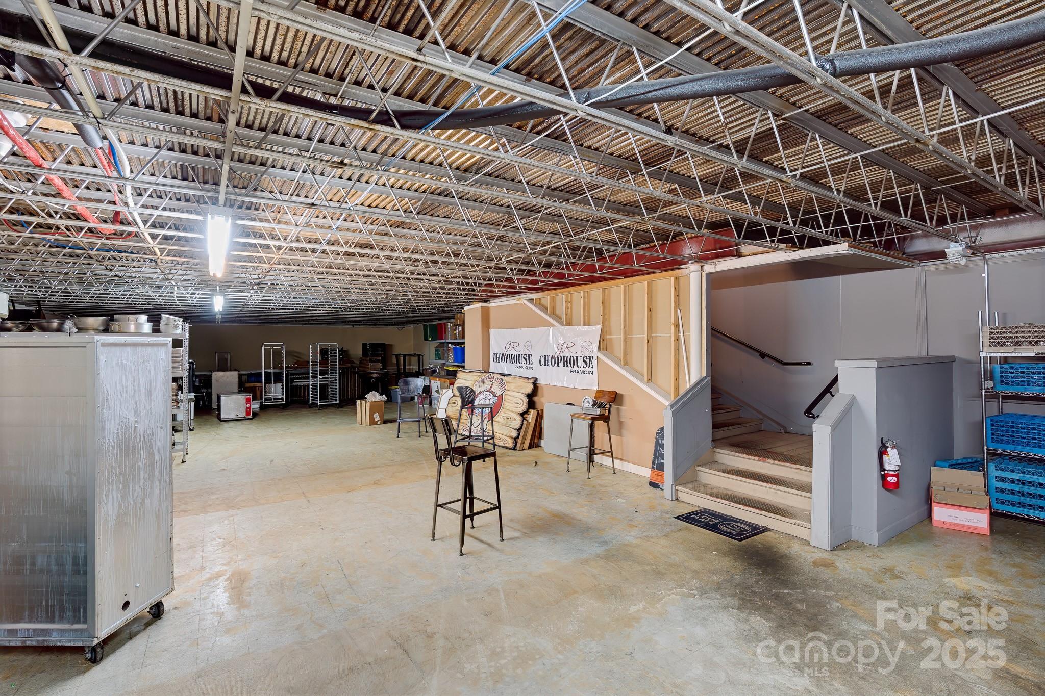 main property photo 40