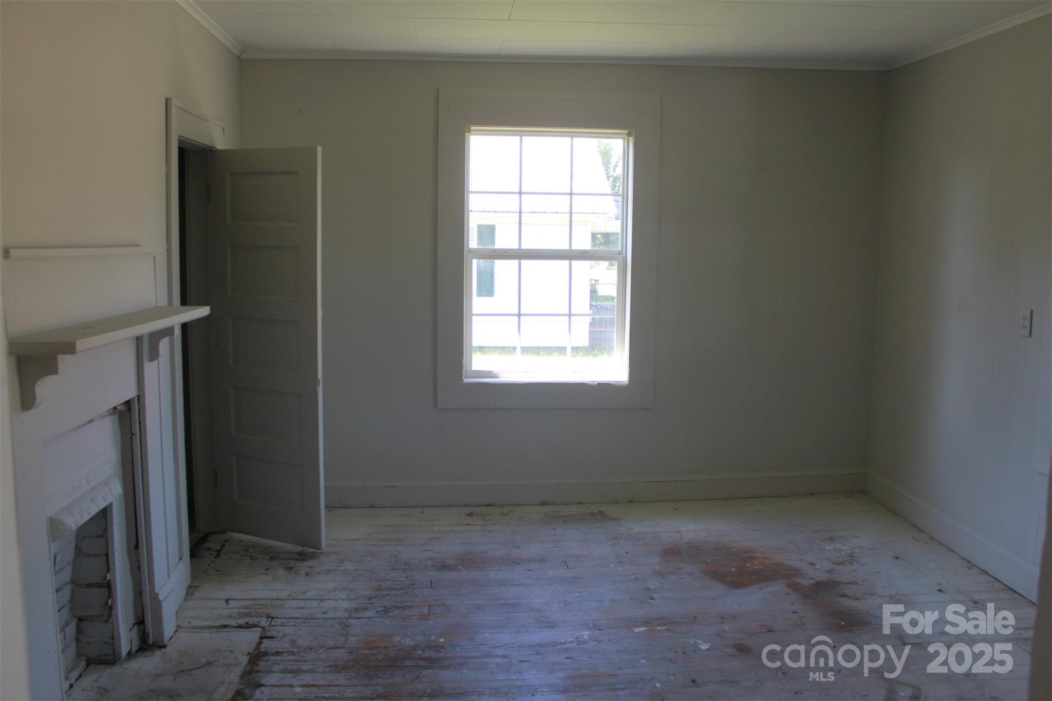 main property photo 11