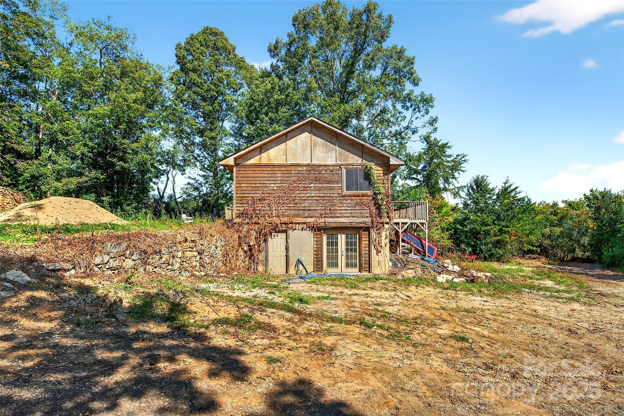 main property photo 16