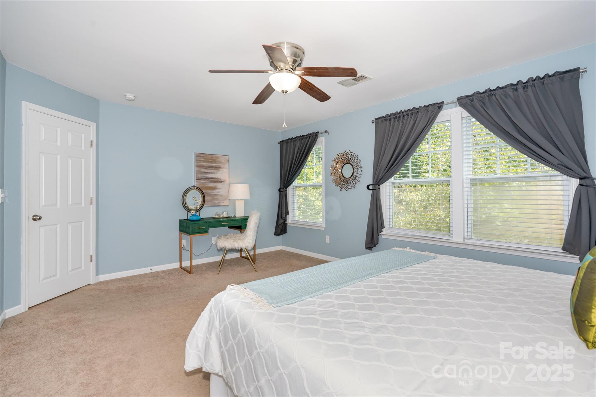 property viewer photo 18