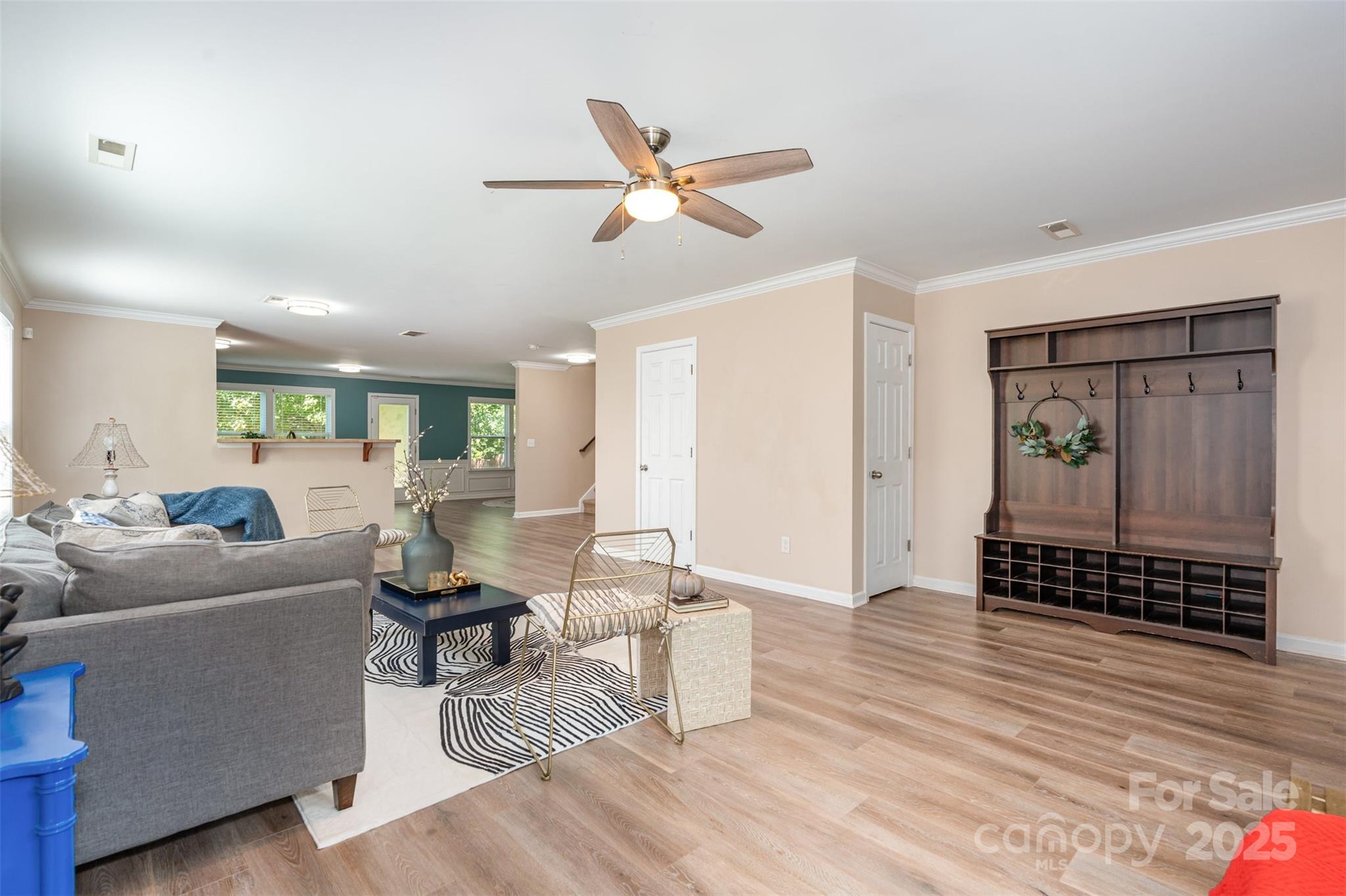 property viewer photo 4