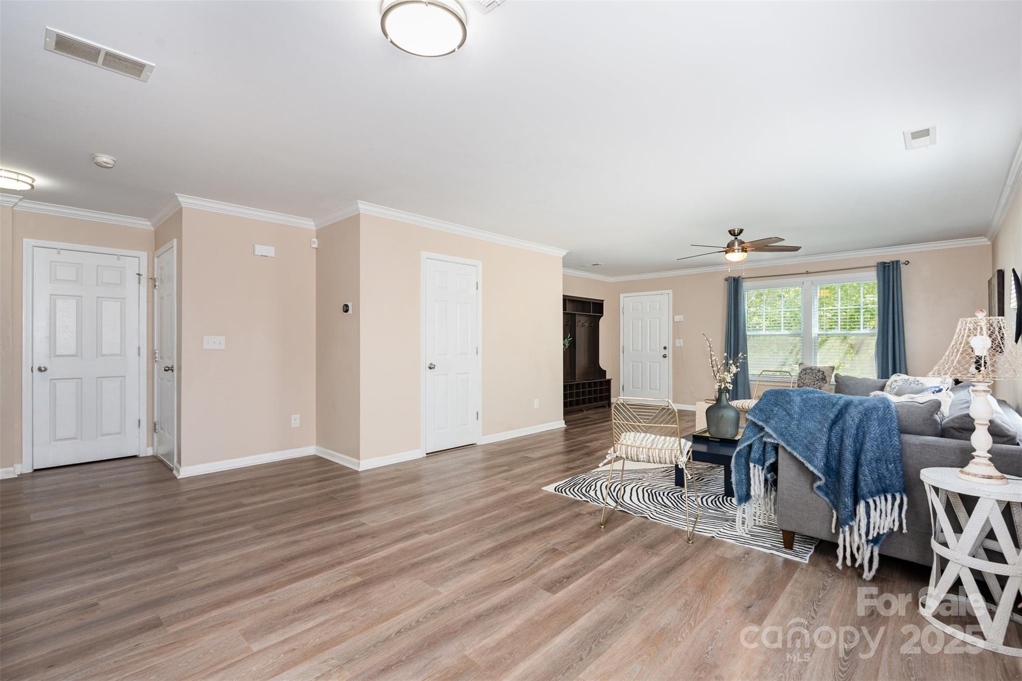 property viewer photo 5
