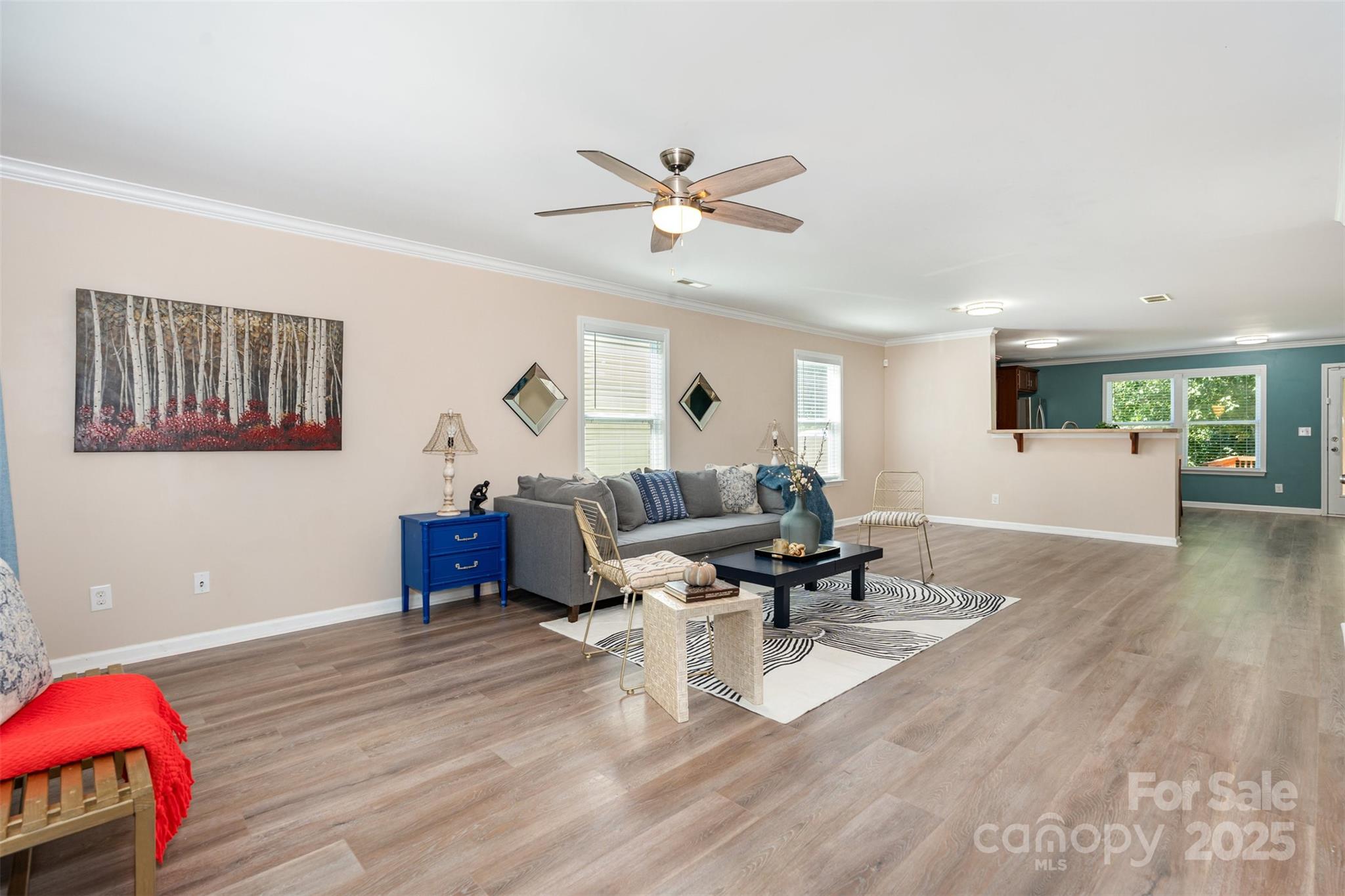 property viewer photo 6