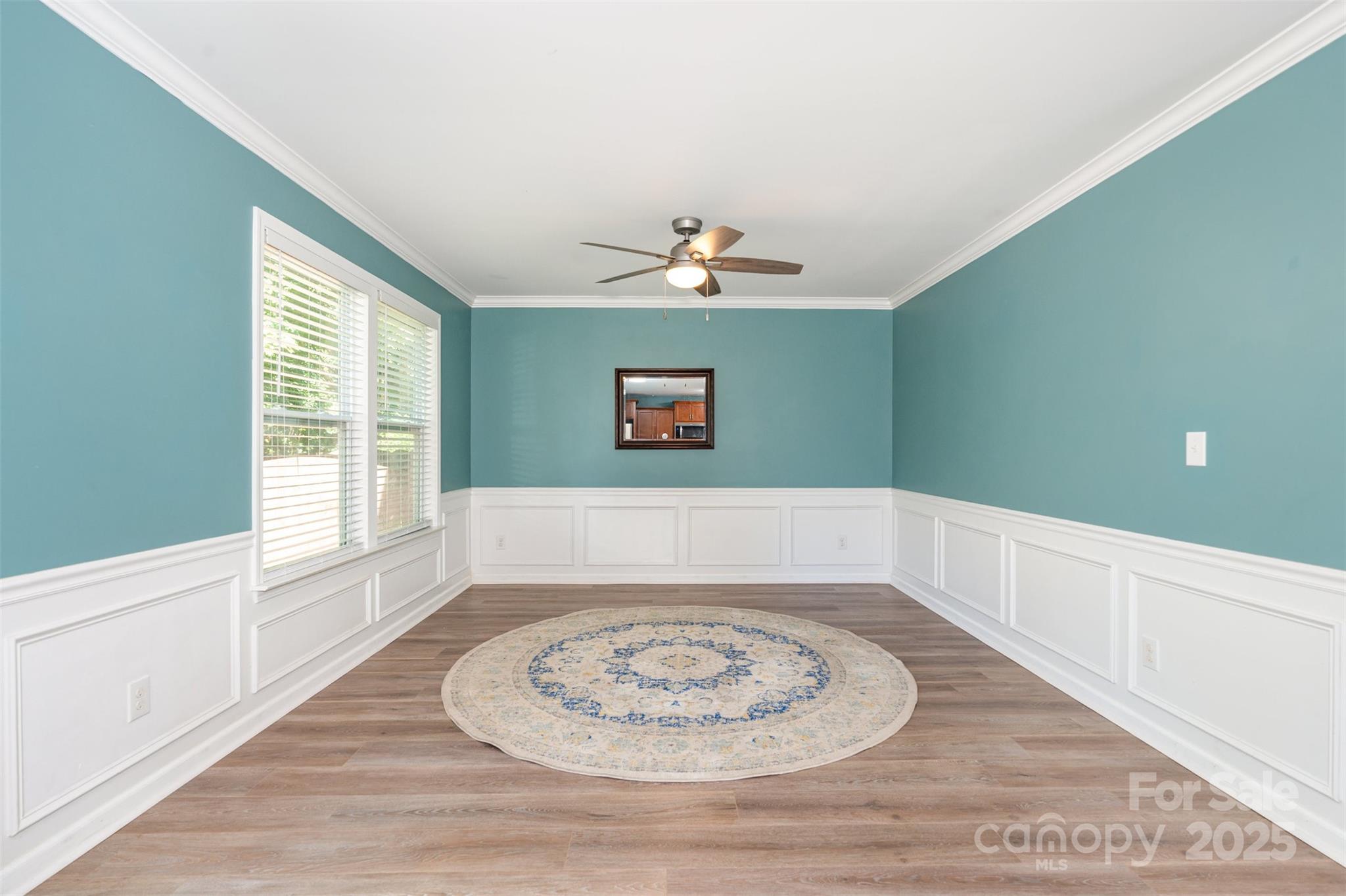property viewer photo 7