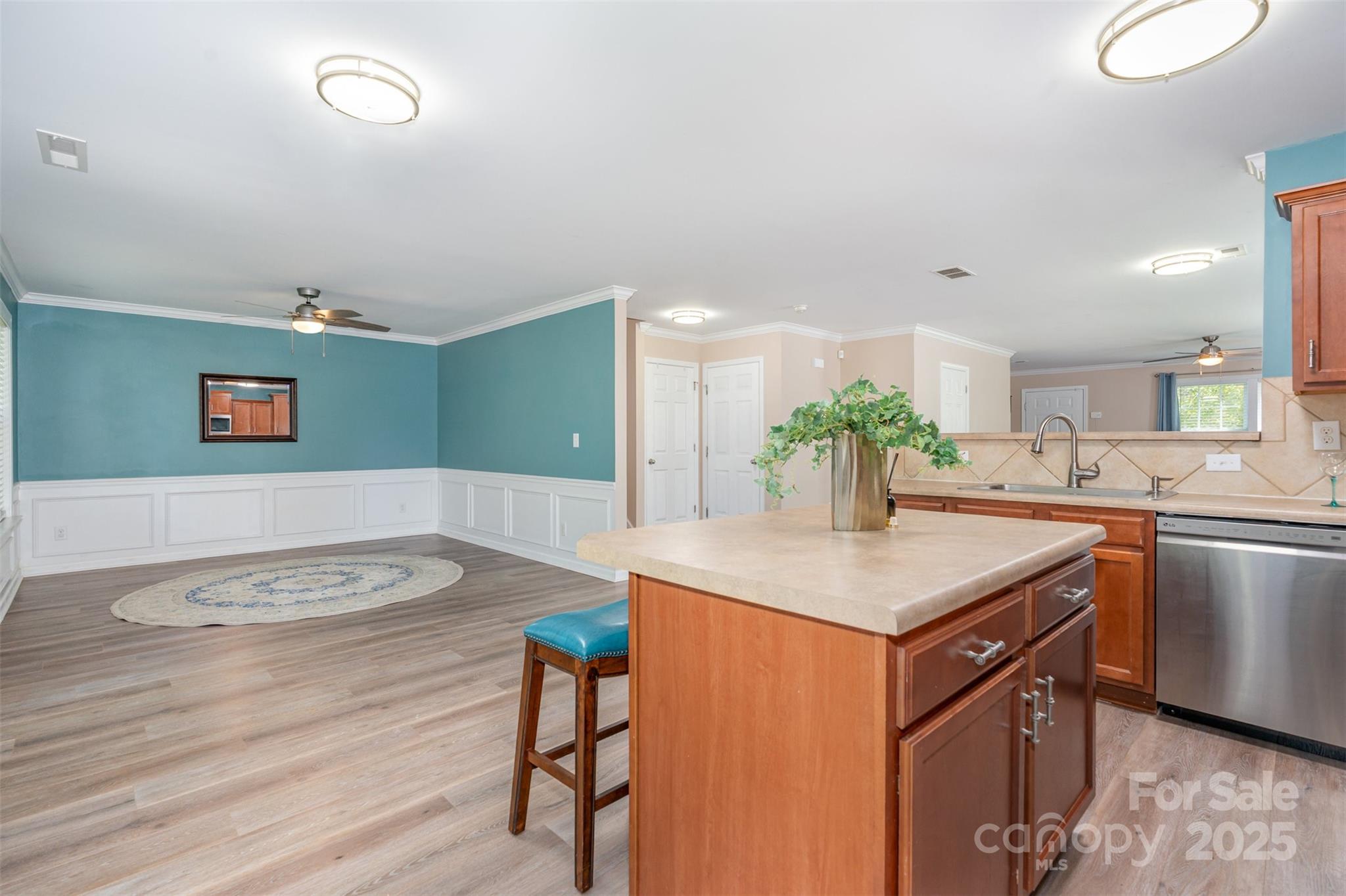 property viewer photo 9