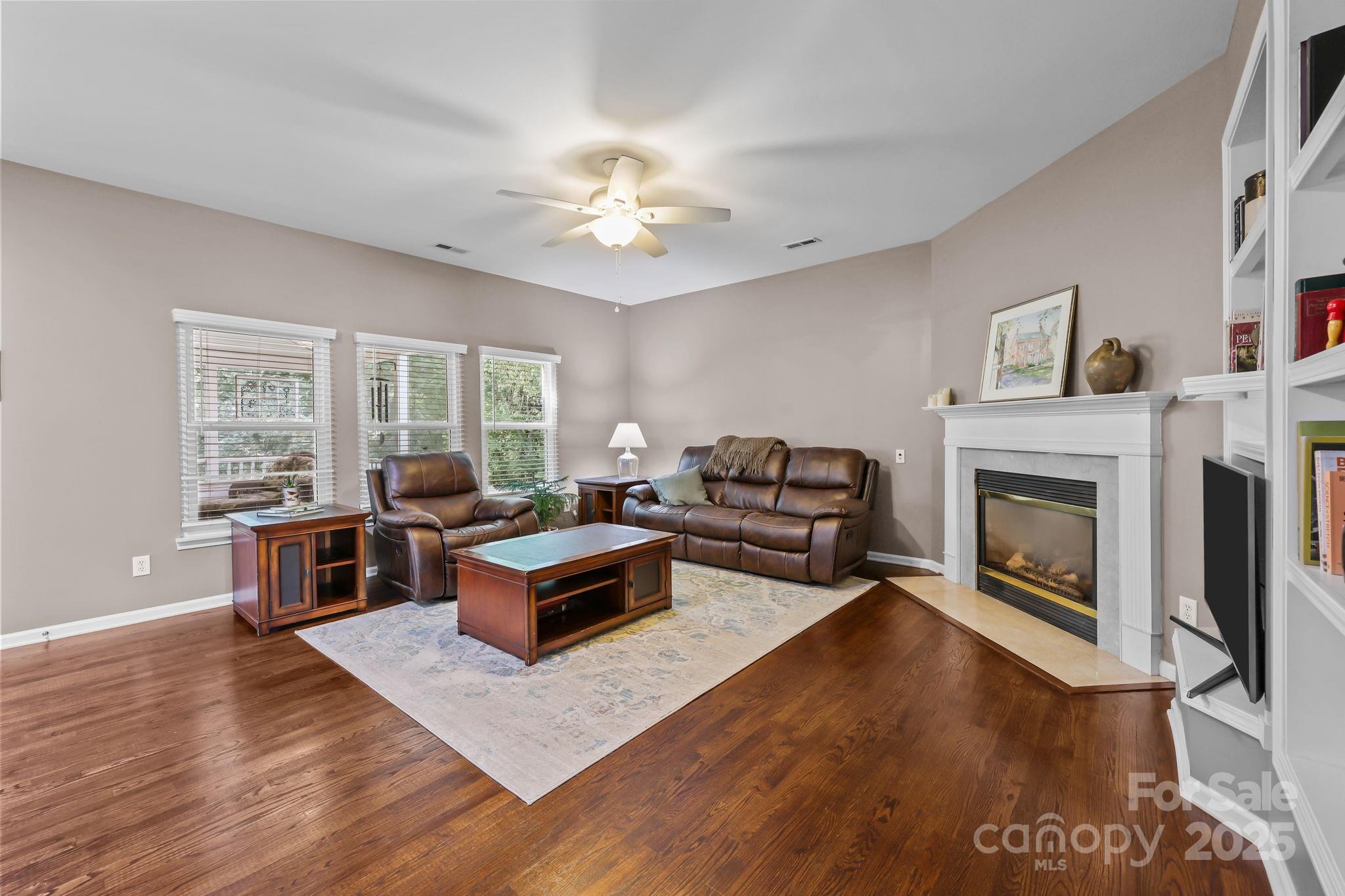 property viewer photo 8