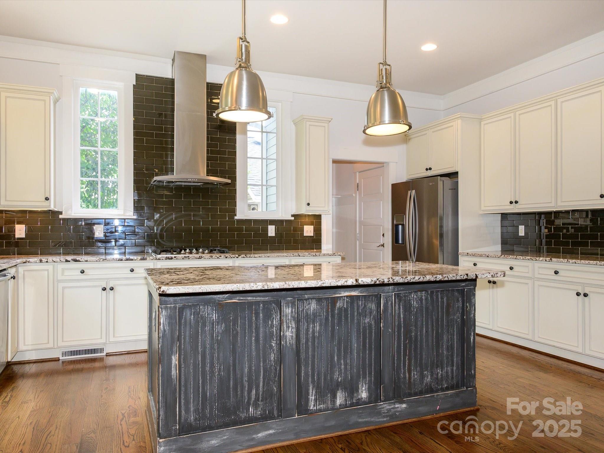 property viewer photo 15