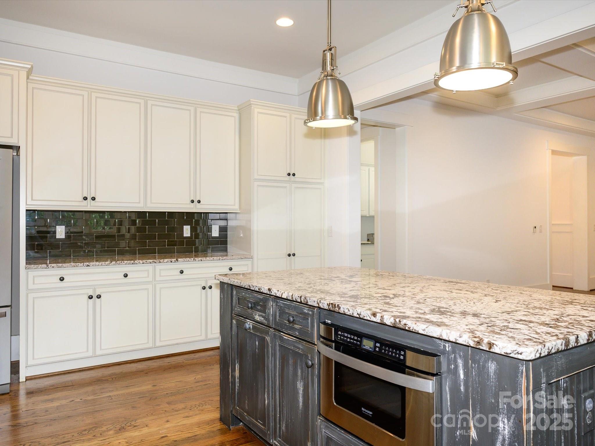 property viewer photo 16