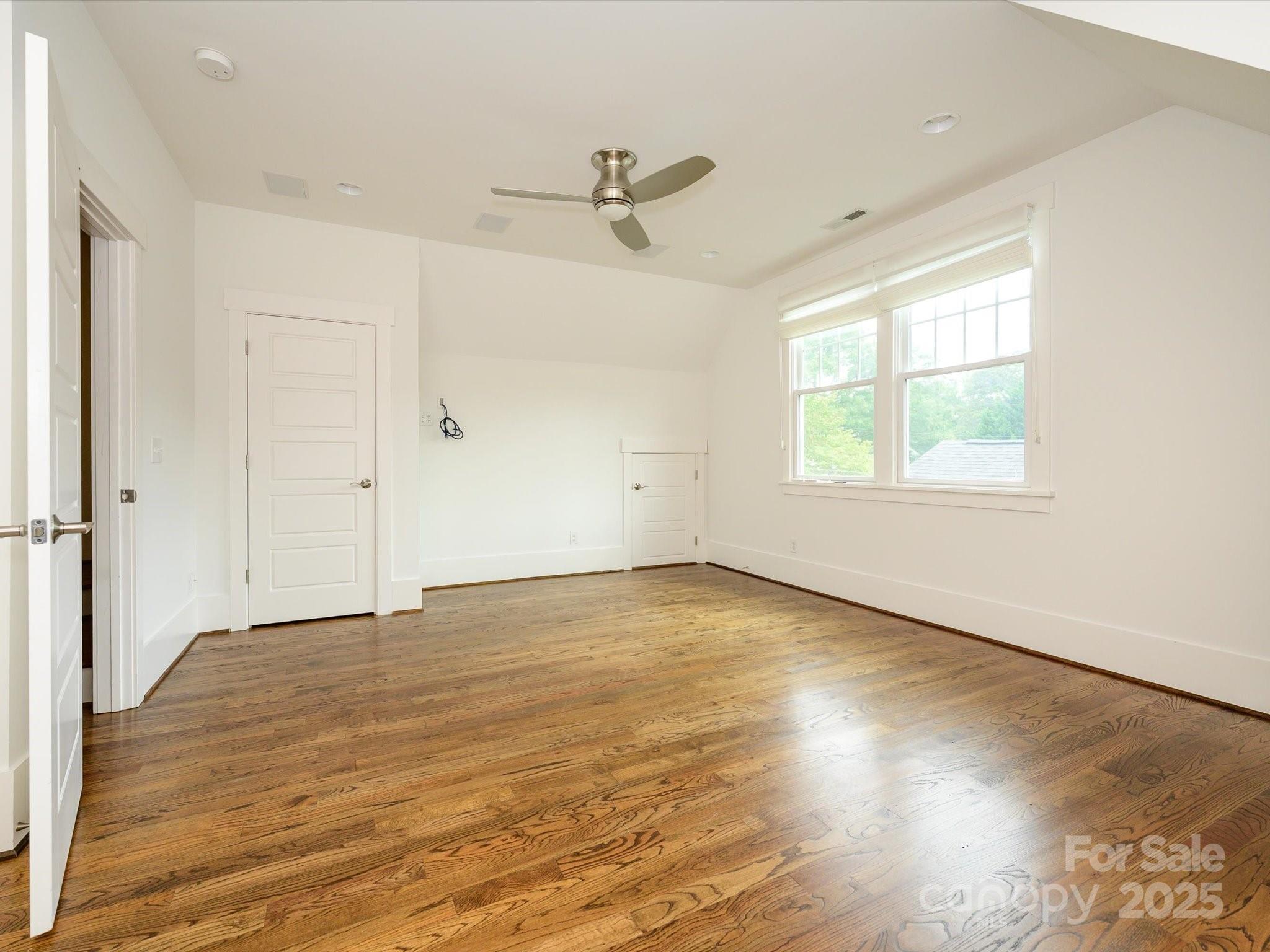 property viewer photo 24