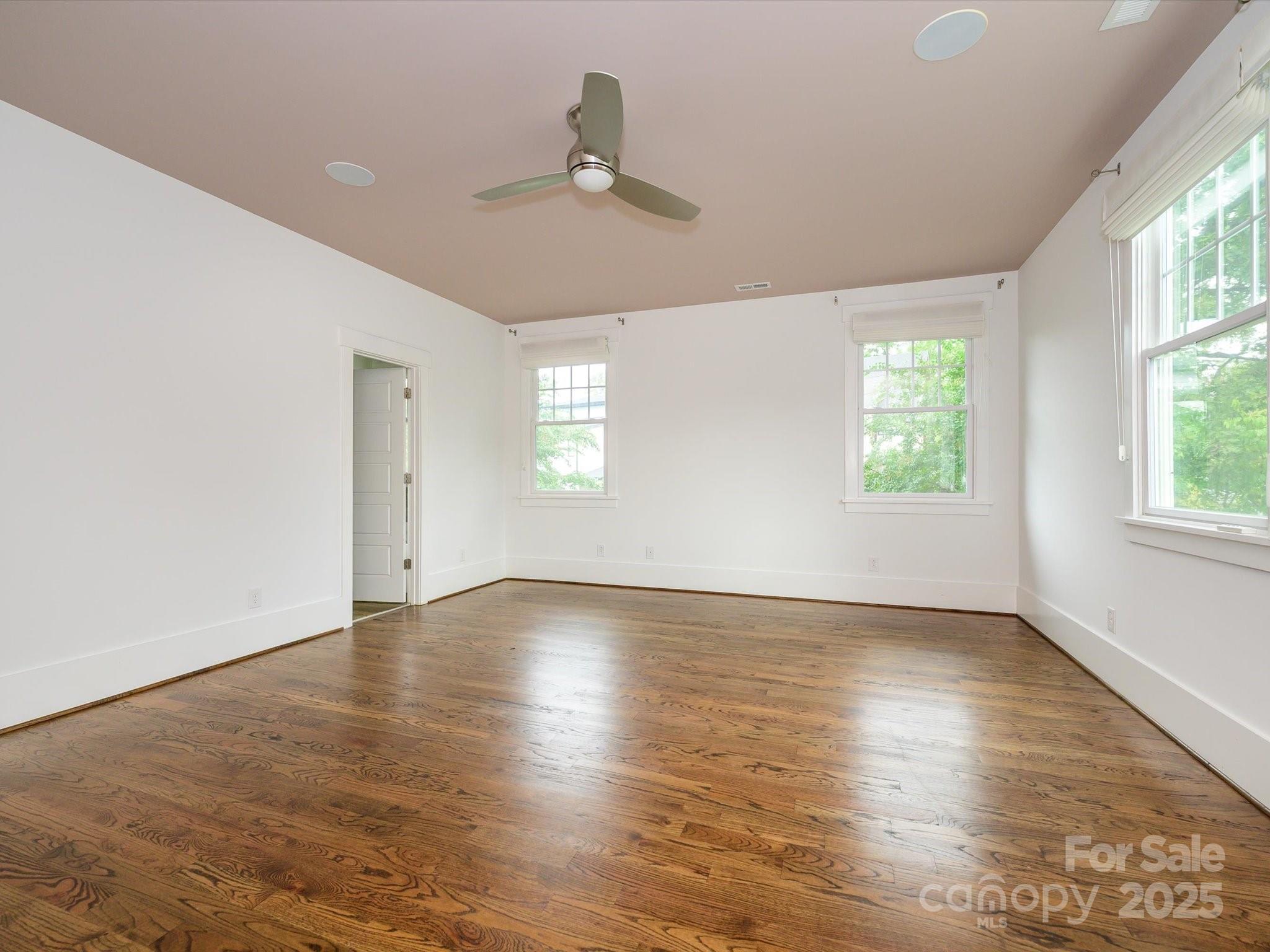 property viewer photo 25