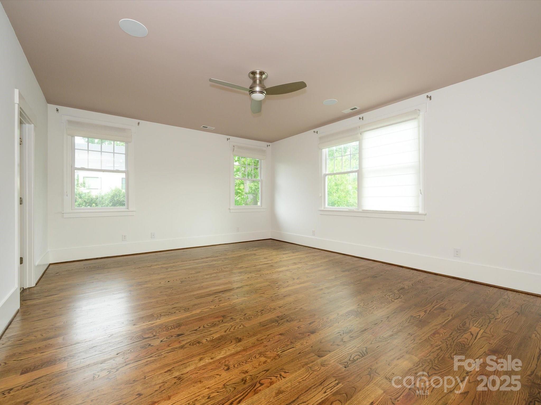 property viewer photo 26