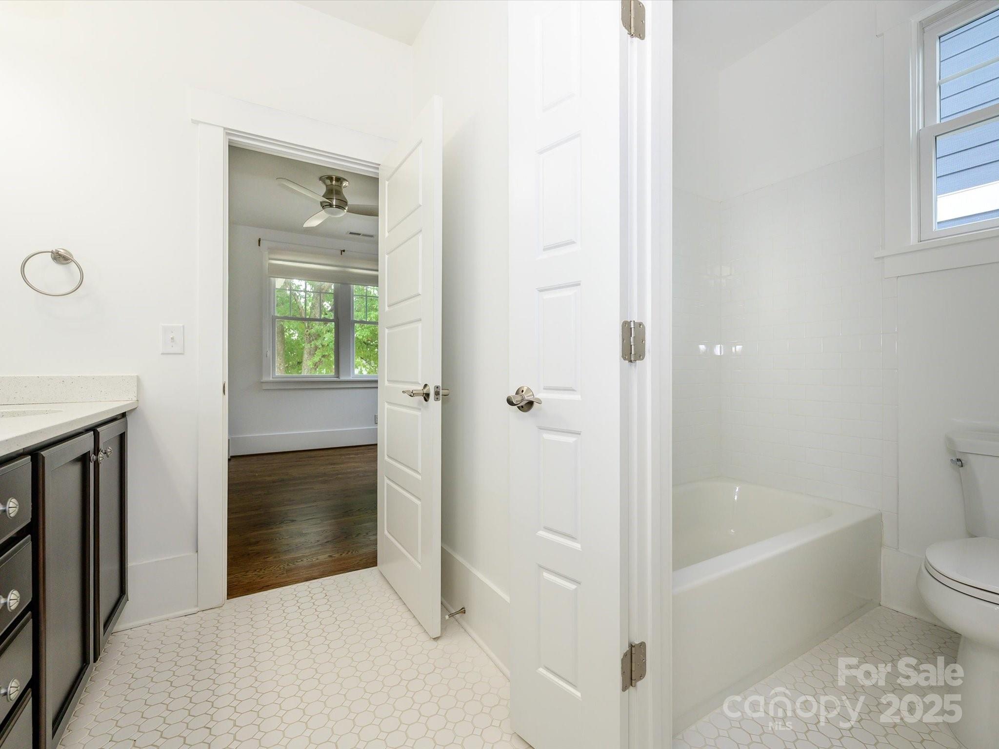 property viewer photo 33