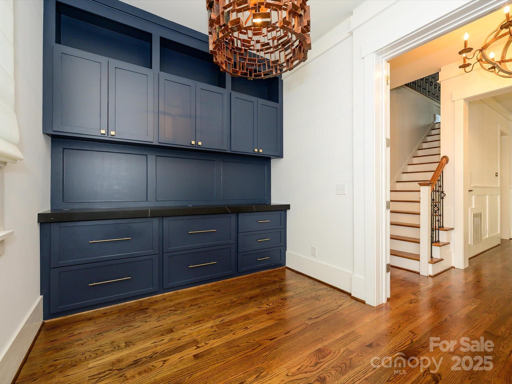 property viewer photo 6