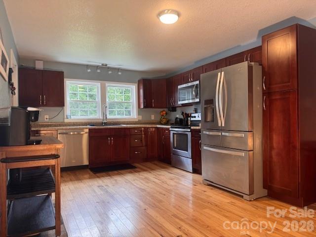 property viewer photo 7