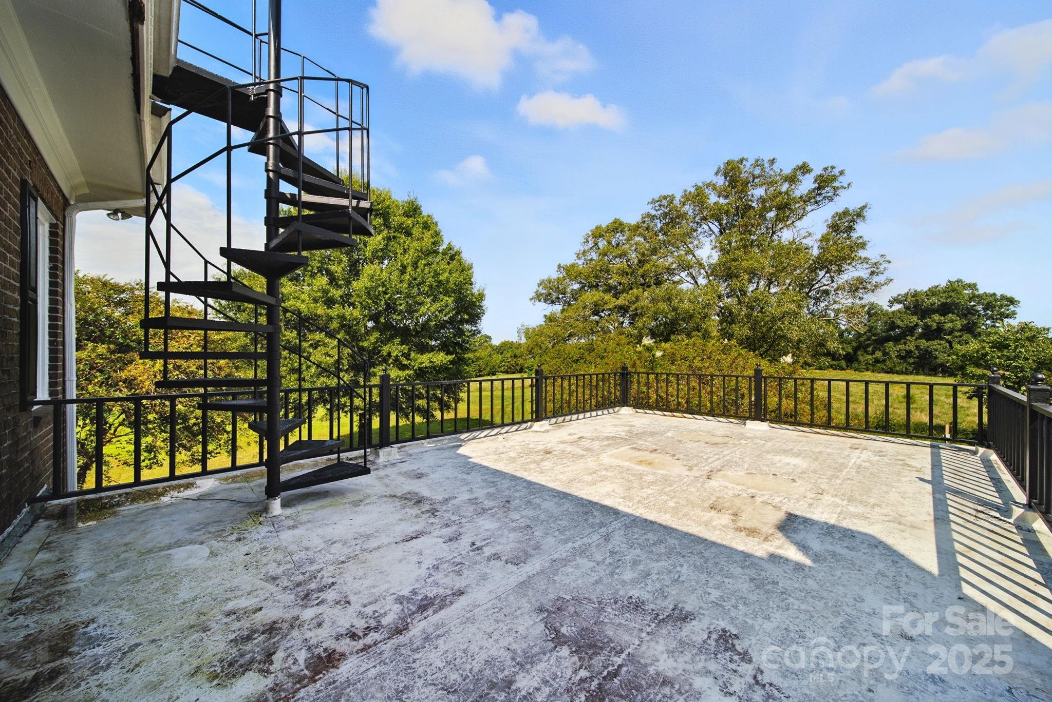 main property photo 38