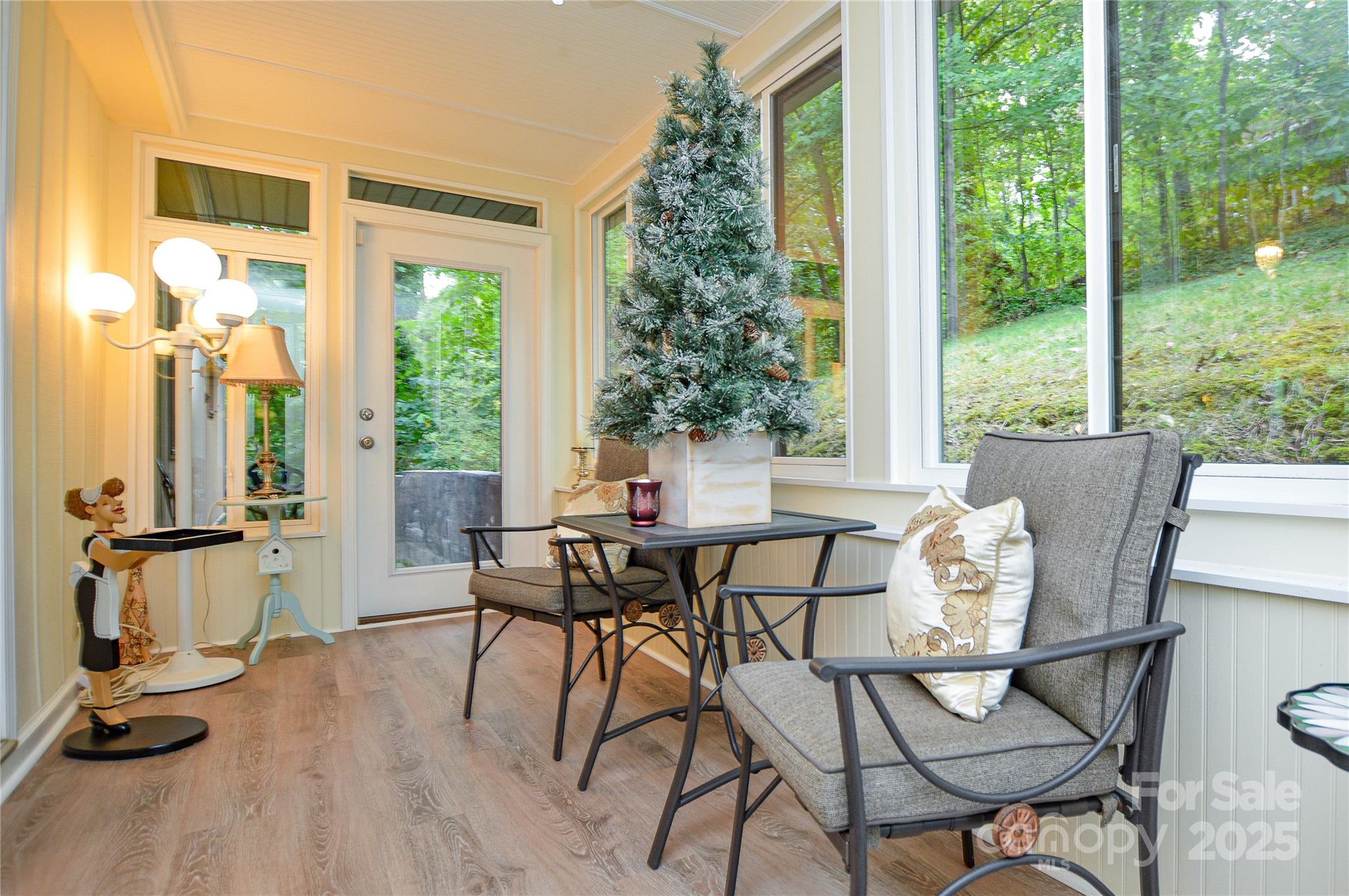 property viewer photo 13