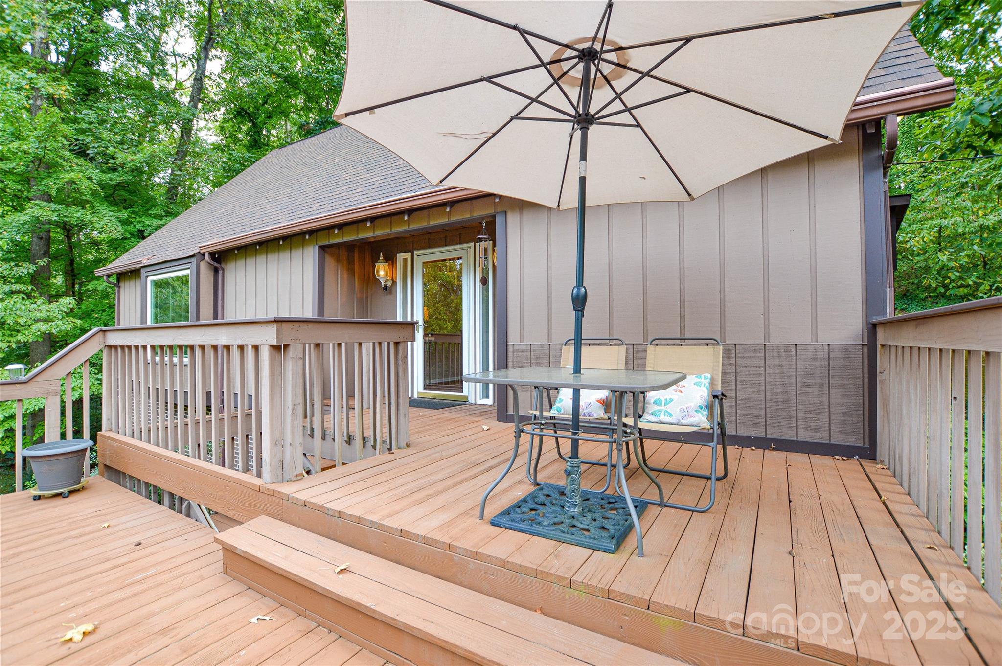 property viewer photo 6