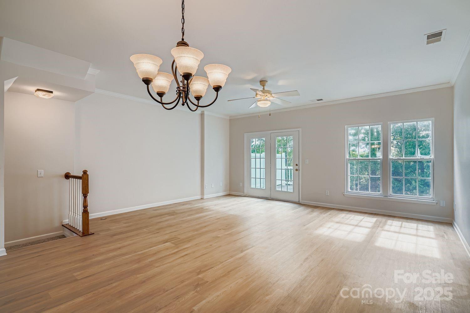 property viewer photo 10