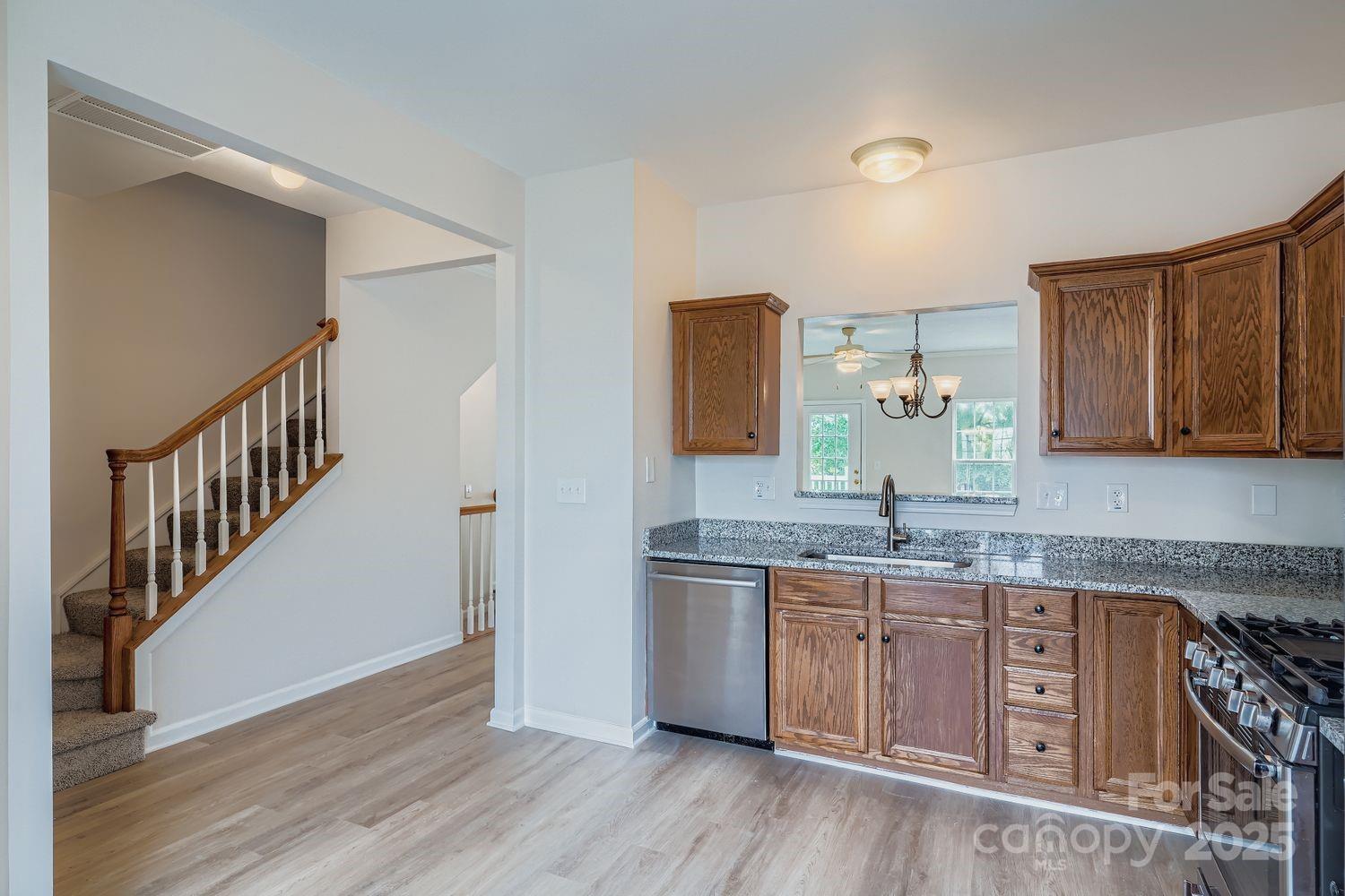 property viewer photo 13