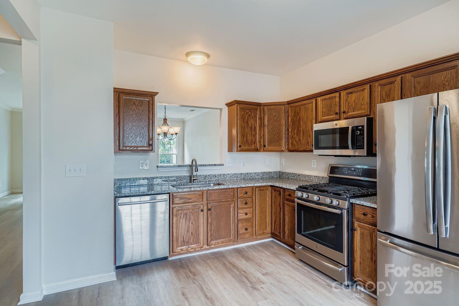 property viewer photo 15