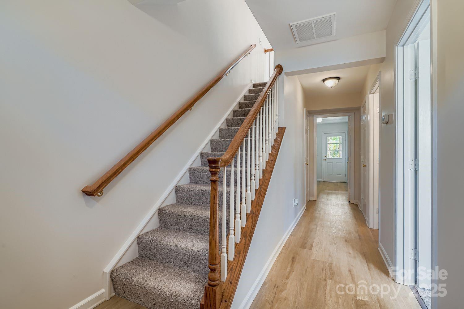 property viewer photo 3