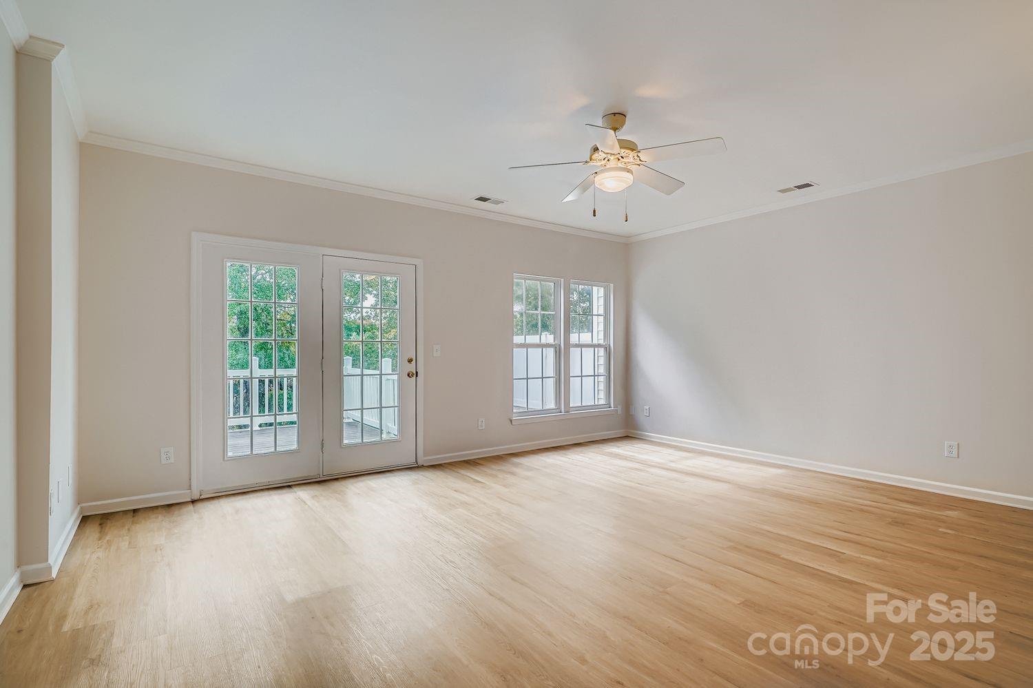 property viewer photo 6