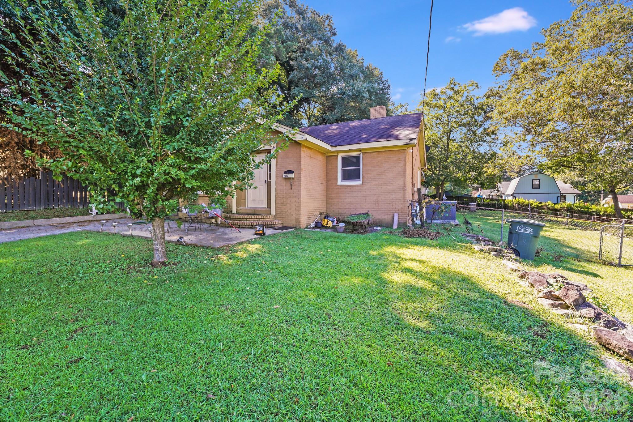 main property photo 30