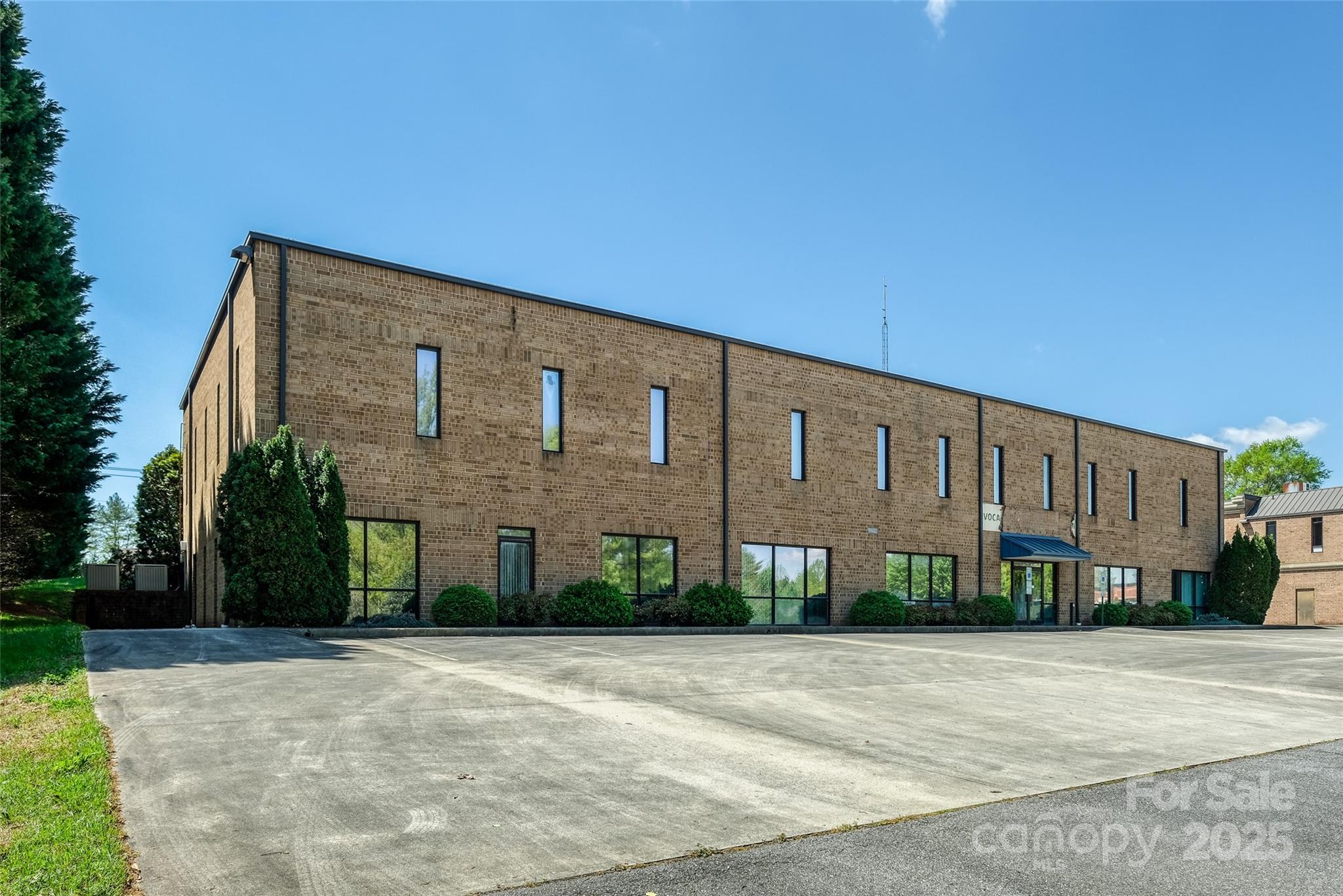 main property photo 34