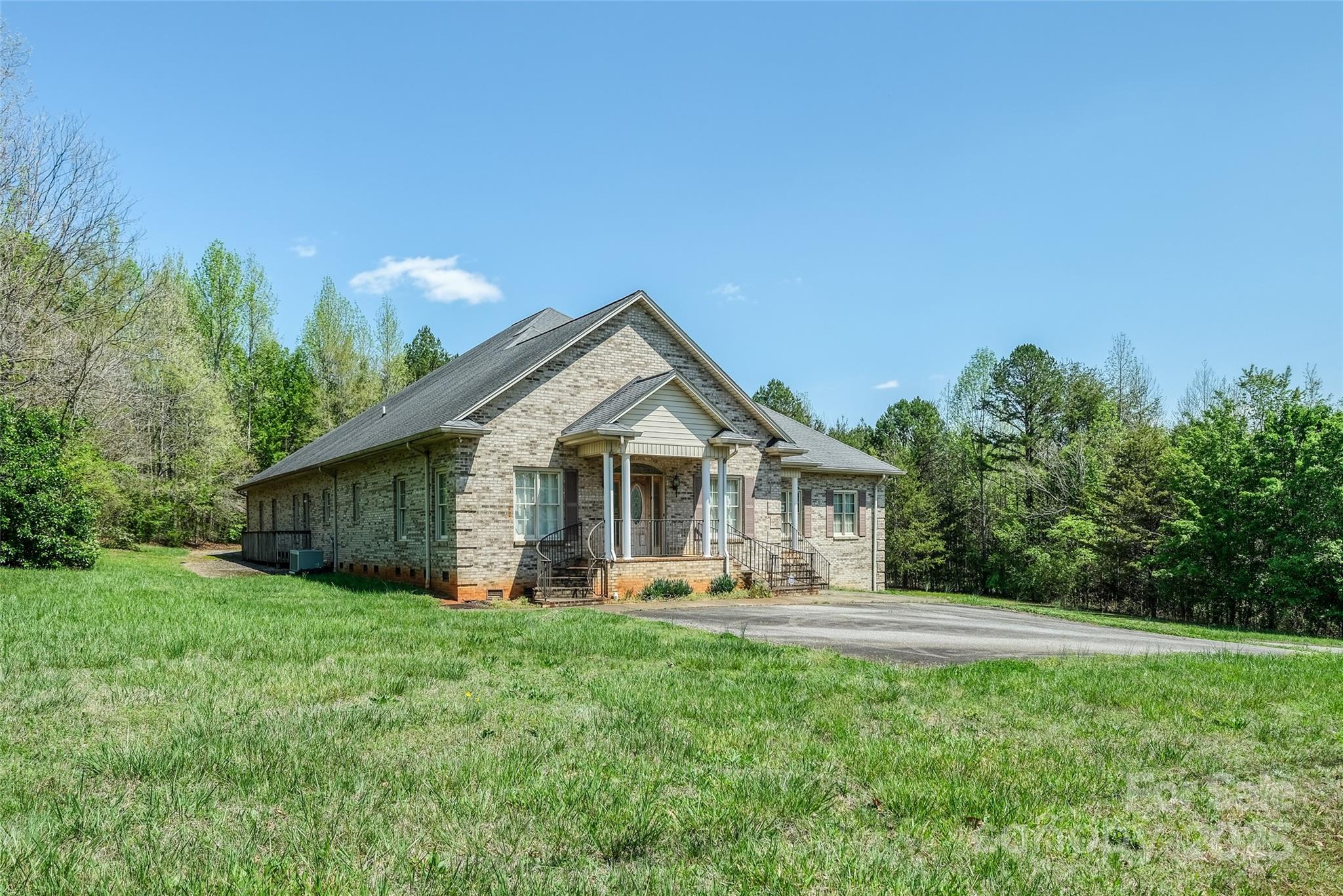 main property photo 34