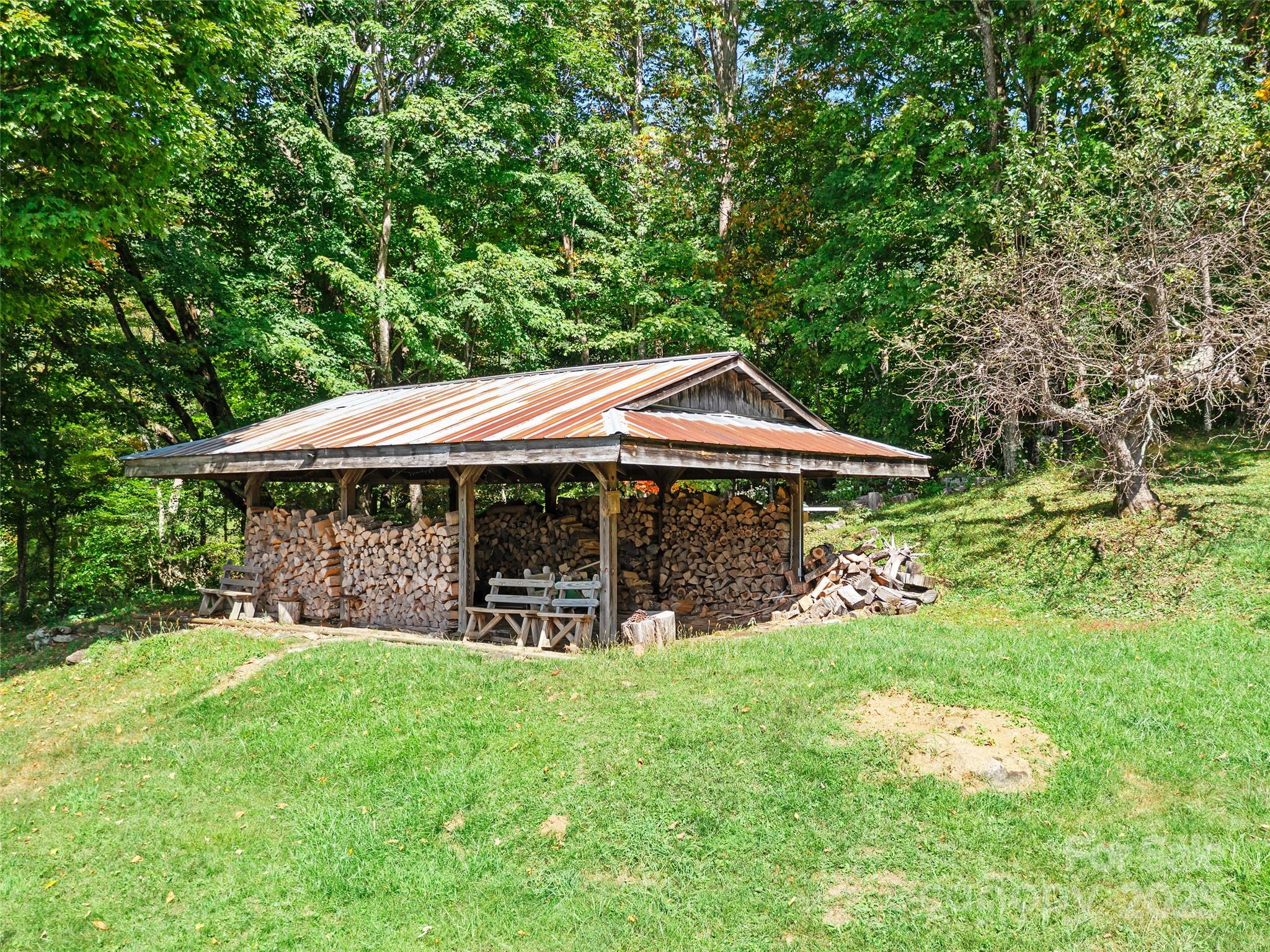 main property photo 38