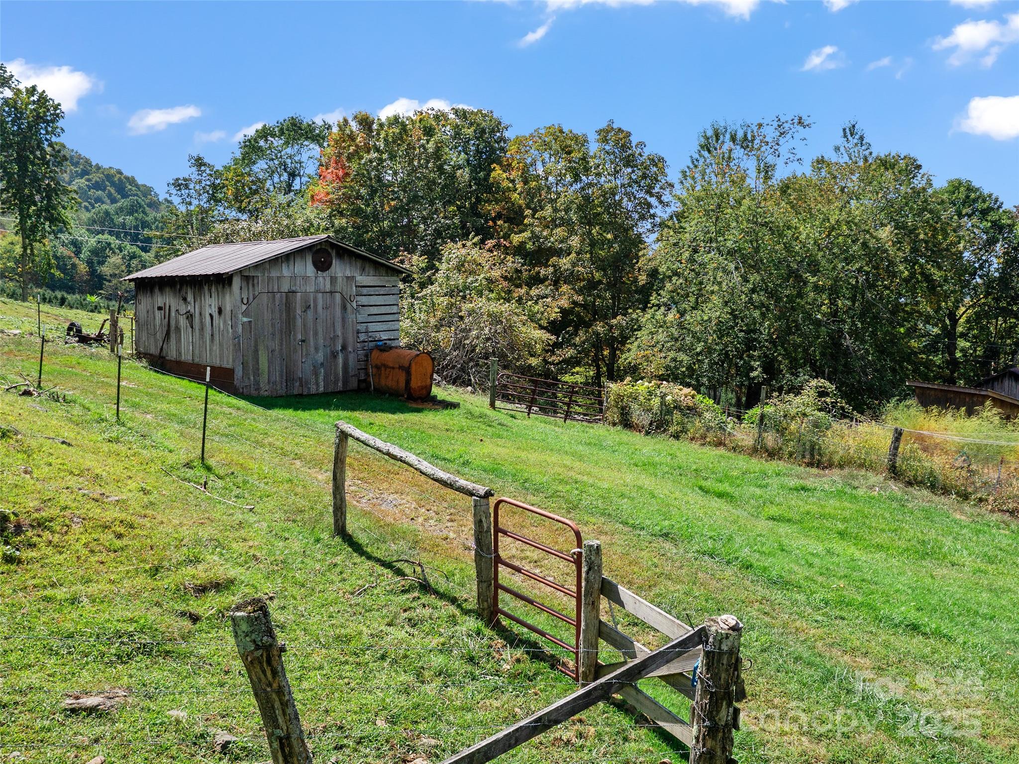 main property photo 39