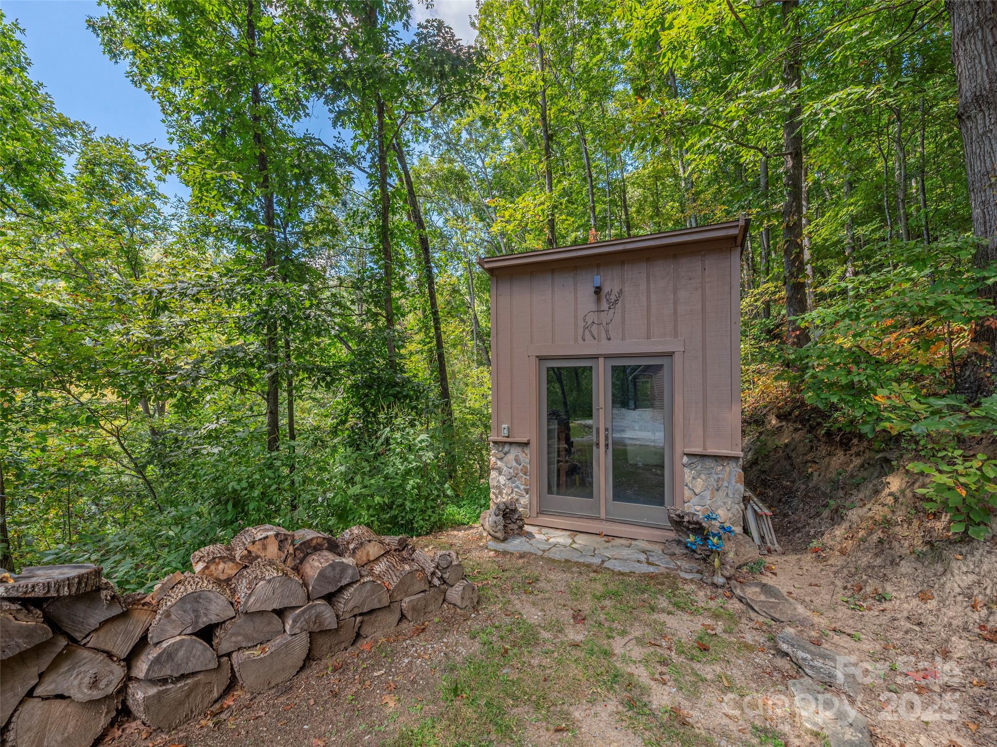 main property photo 26