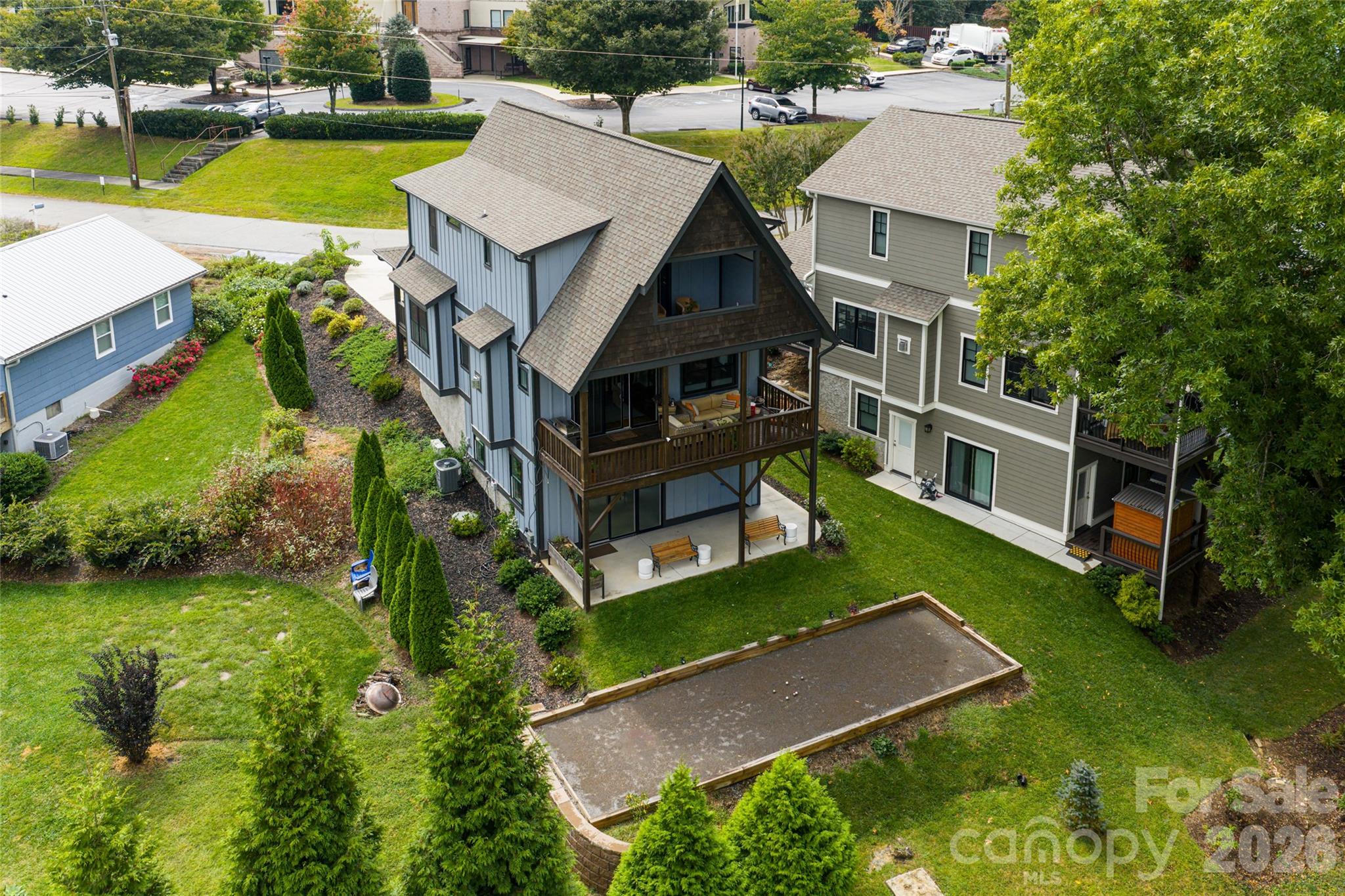 main property photo 40